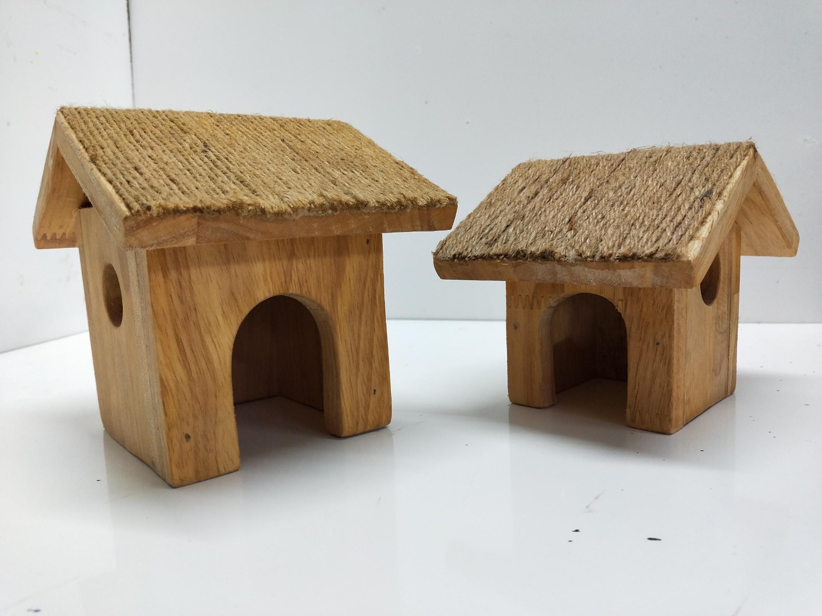 835_8 Wooden Cottage set of 2 - Image 1
