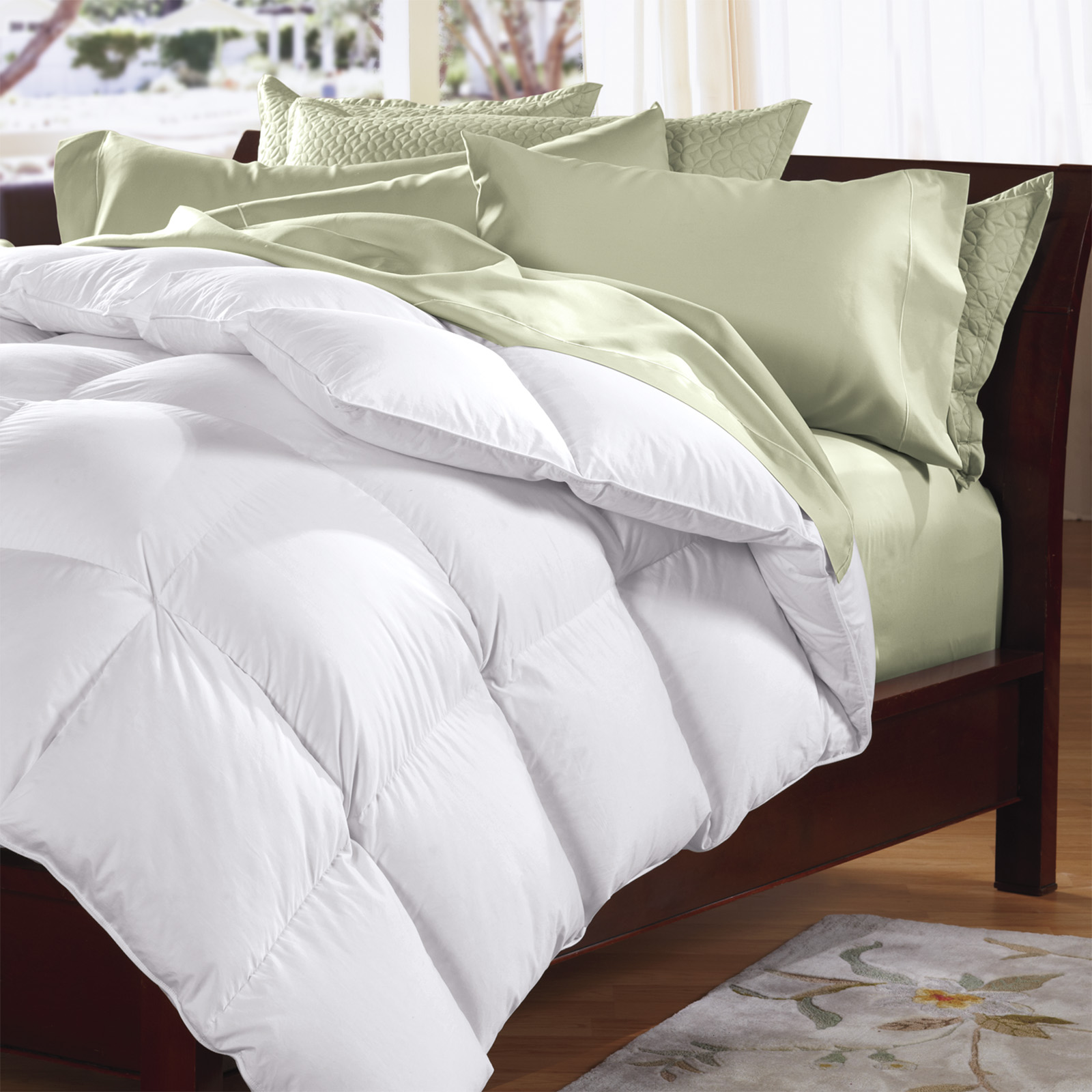 V107-SH322280-195898-00 550 GSM Bed Australian Pure Merino Wool Quilt by Renee Taylor Single - Image 1