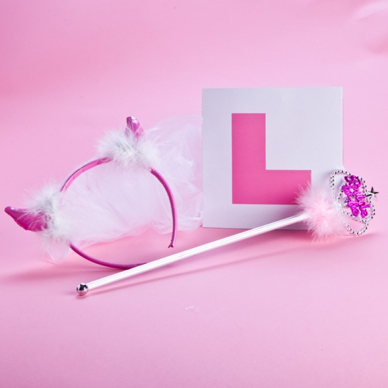 V210-2680605-77007-00 Bride To Be Kit - Image 1