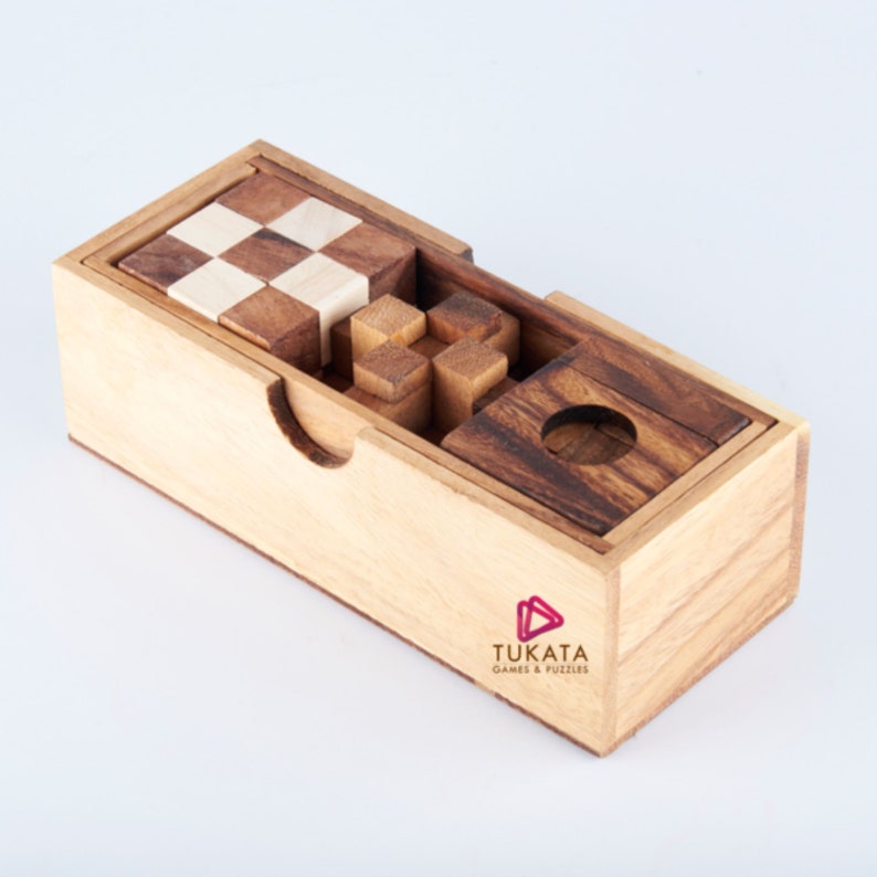 V277-3IBWP-190277-00 3 individual brainteaser wooden puzzles in a gift wooden box - Image 1