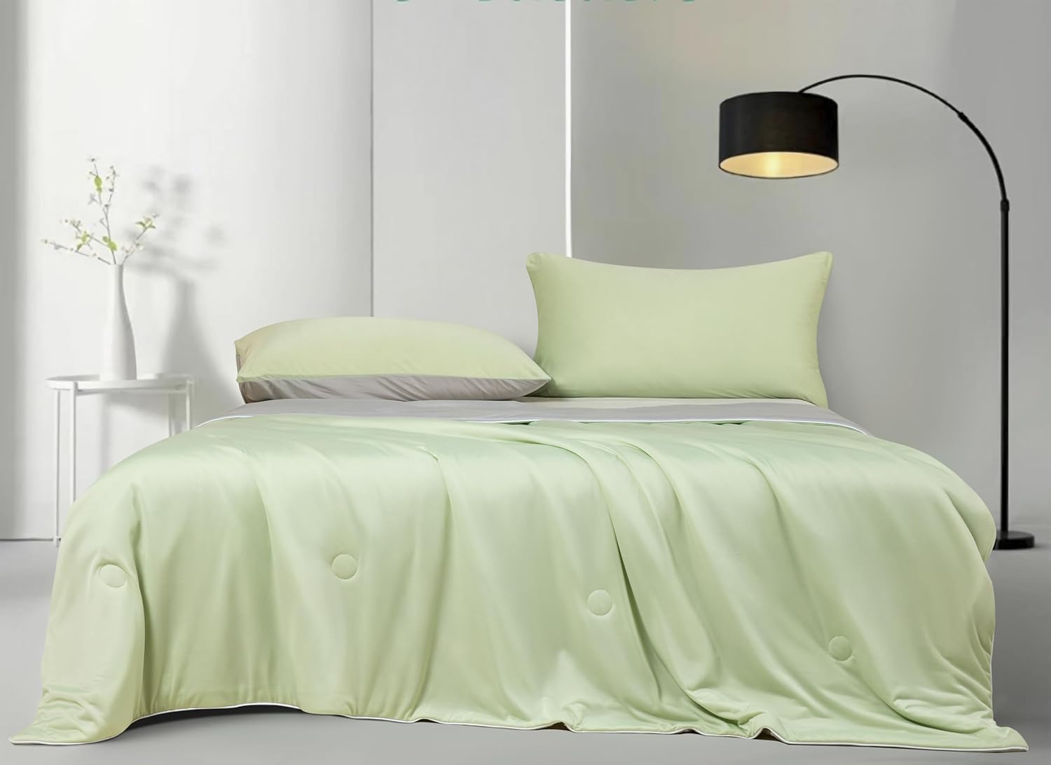 V439-AQUCOOLGREEN-218364-00 Ice Cooling Reversible Summer Comforter Blanket (Green and Grey, Single/Double) - Image 1