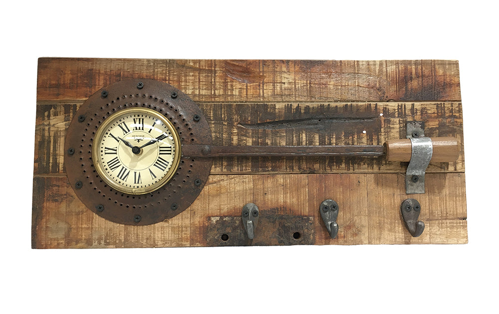 V440-TC111-72540-00 Wall Clock - Frying Pan On Recycled Wood - Image 1