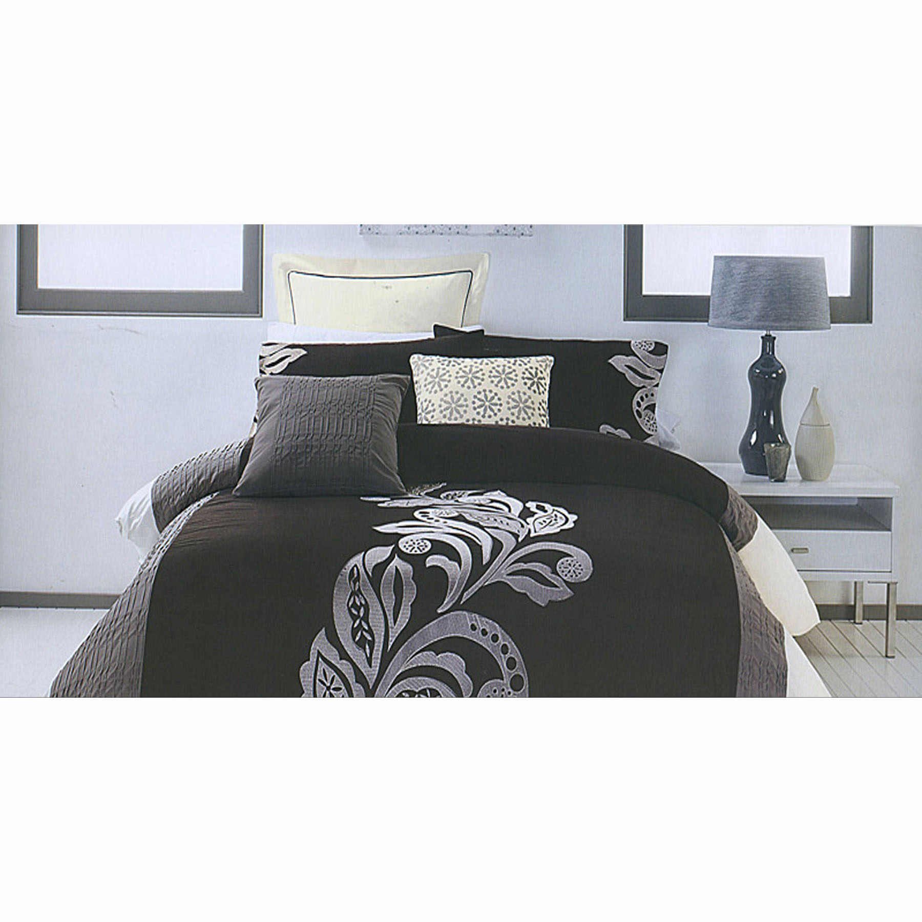 V442-ABR-QUILTCS-PIERRE-BLACK-QS-96450-00 Pierre Black Grey Quilt Cover Set QUEEN - Image 1