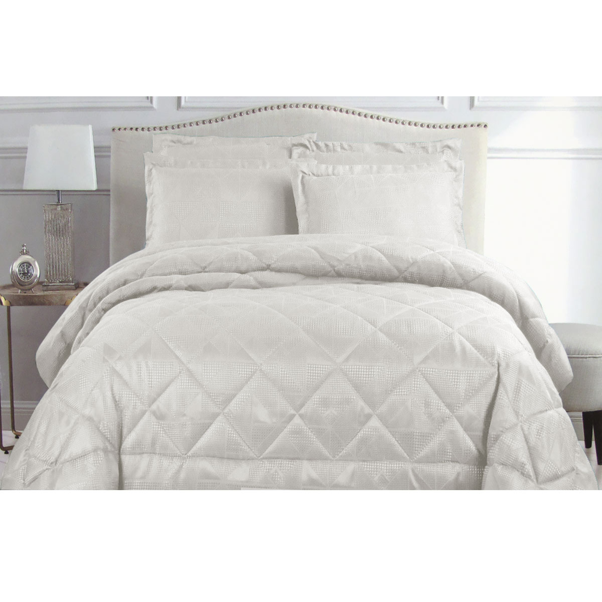 V442-ATX-COMFORTER-ELIJACQUARD-WHITE-QS-79419-00 Hotel Living Eli Jacquard Comforter Set Queen White - Image 1
