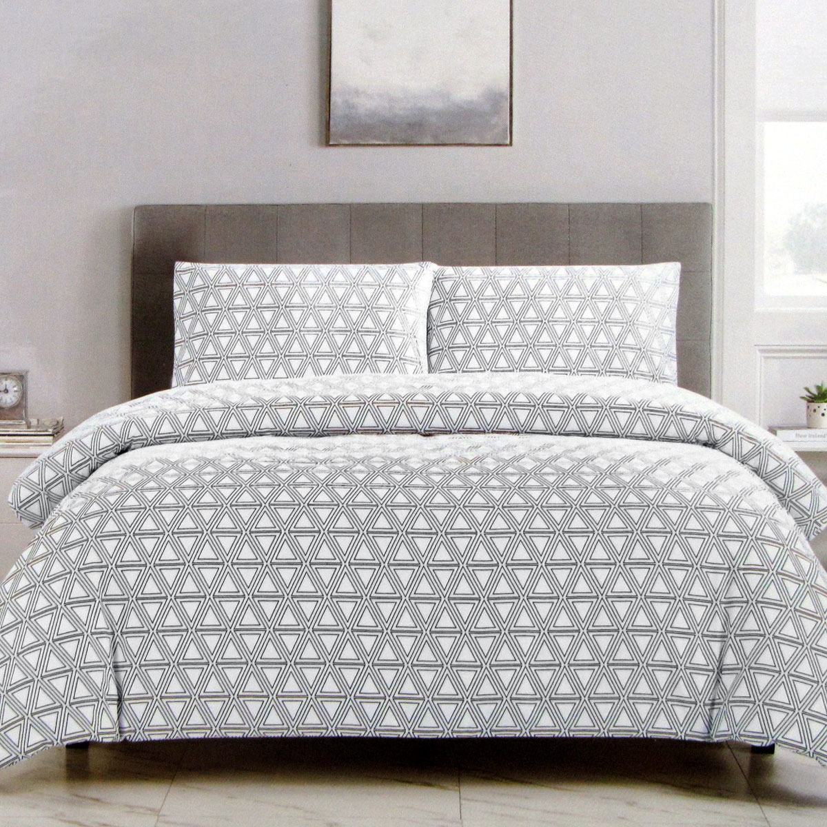 V442-ATX-QUILTCS-TRIANGLE-BLACK-QS-79424-00 Artex Black Triangle Geometric Pattern Printed Microfiber Polyester Quilt Cover Set Queen - Image 1