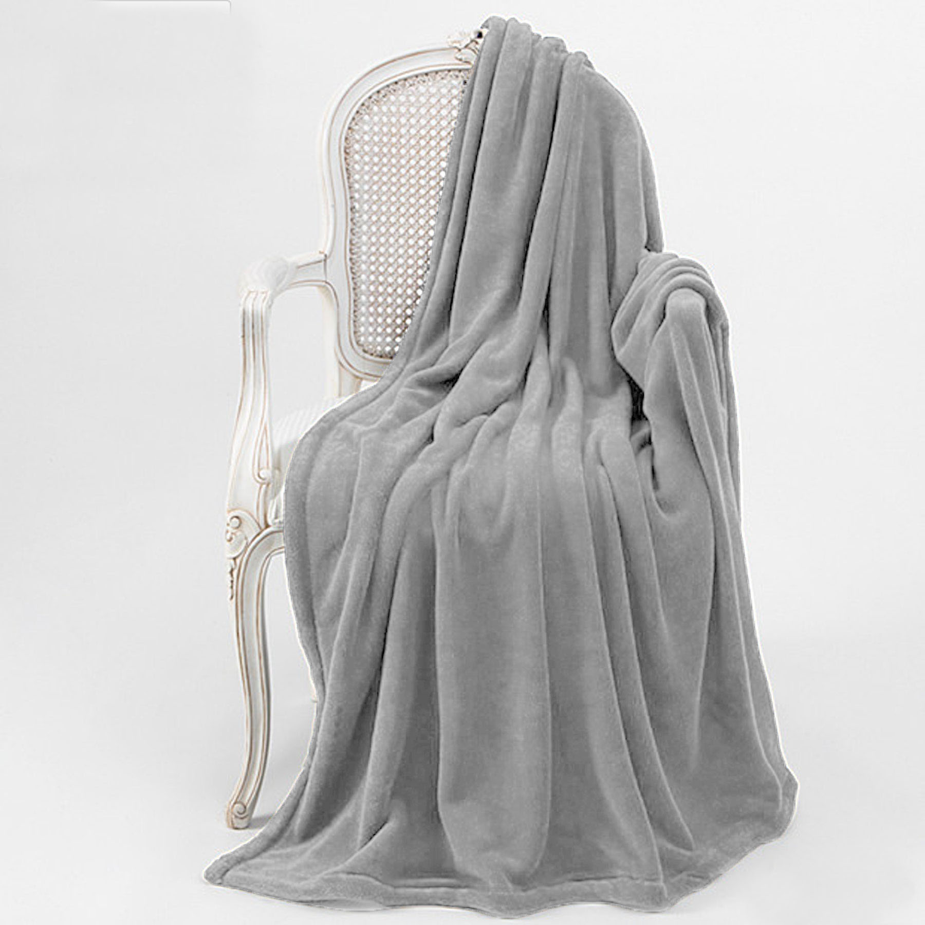 V442-BBY-THROW-MICROPLUSH-SILVER-RE-202503241641-00 Bambury Microplush Throw Rug Silver - Image 1