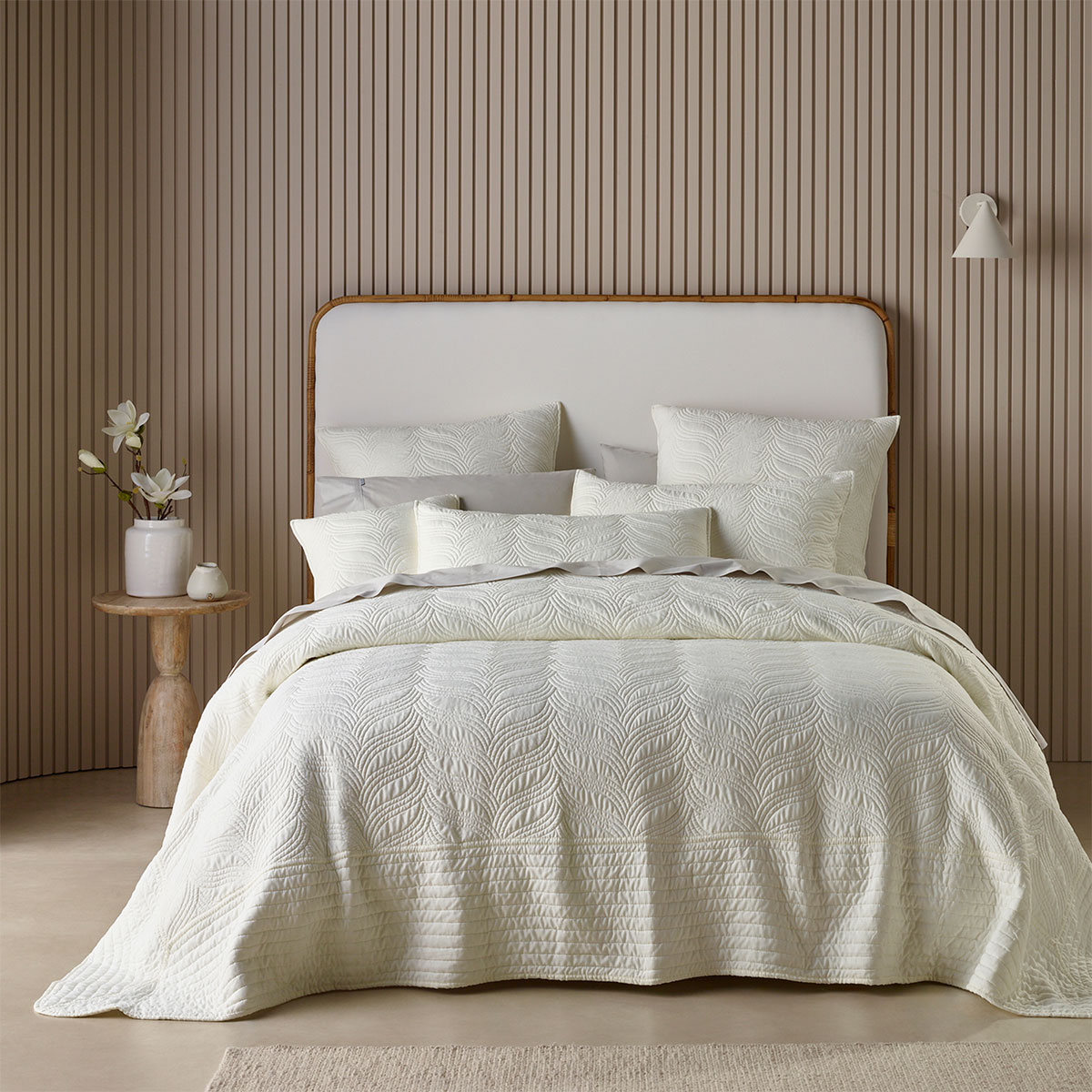 V442-BCA-BEDSPREAD-KAMALA-CREAM-KI-158729-00 Bianca Kamala Cream Embossed Bedspread Set King - Image 1