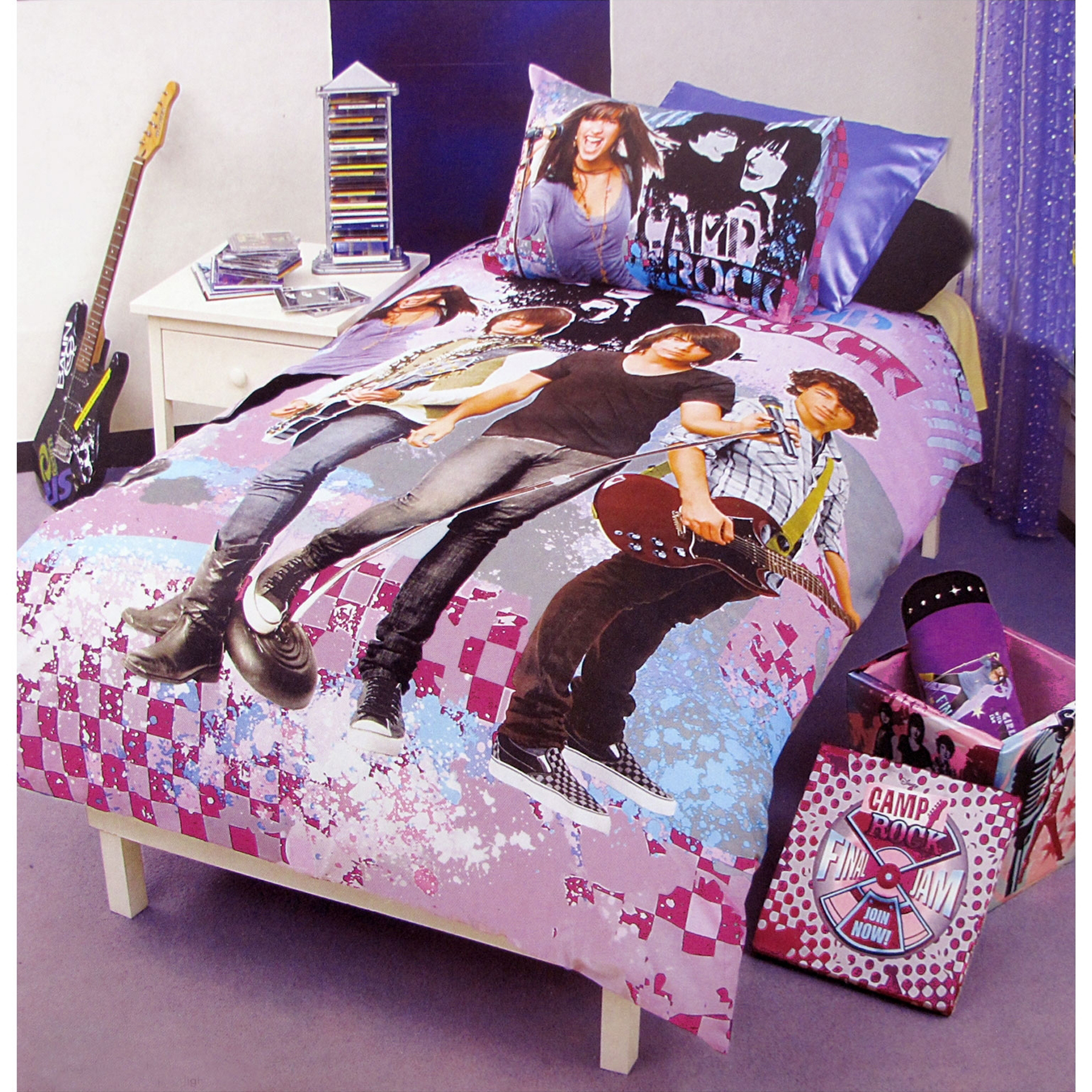 V442-CAP-QUILTCS-ROCKSTAR-LILAC-SB-98016-00 Disney Camp Rock Rockstar Quilt Cover Set Single - Image 1