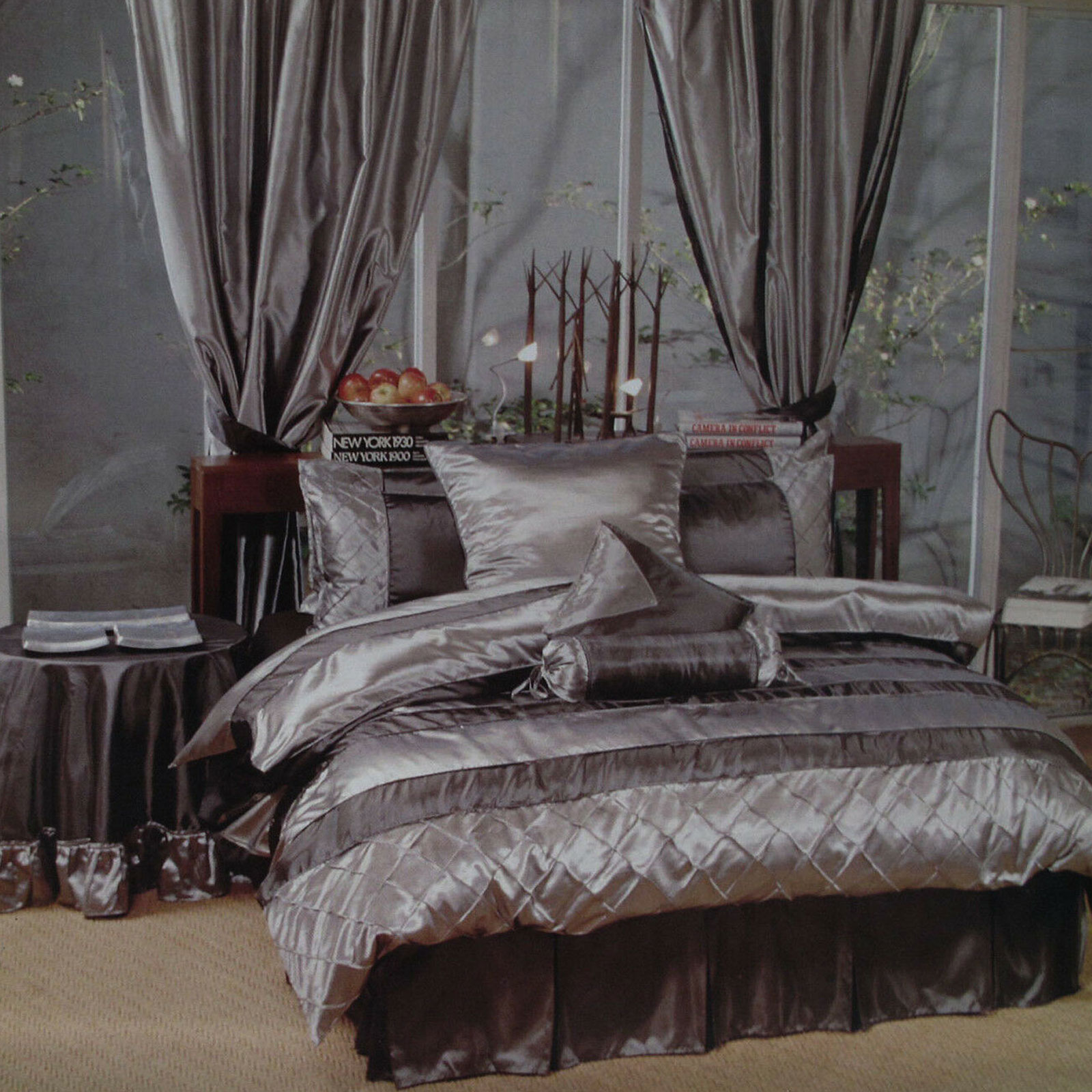 V442-END-QUILTCS-CALEDONIA-BLACK-SB-98753-00 Boudoir Caledonia Black Silver Quilt Cover Set Single - Image 1