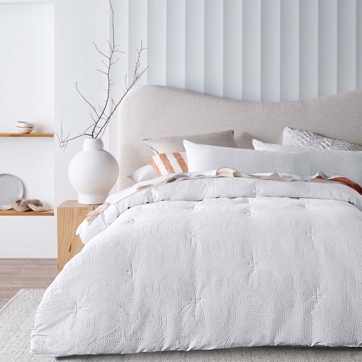V442-HIN-COMFORTER-ELMA-WHITE-QS-202890-00 Accessorize Elma White Jacquard 3 Piece Comforter Set Queen - Image 1