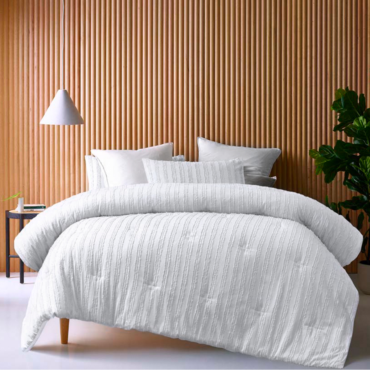 V442-HIN-COMFORTER-REFLECTIONS-WHITE-KI-150545-00 Vintage Design Homewares Reflections White 3 Piece Comforter Set King - Image 1