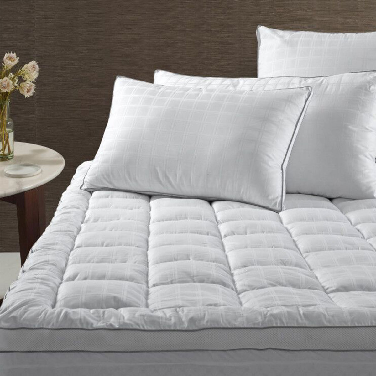 V442-HIN-MATTRESST-DELUXEHOTEL-WHITE-KS-186215-00 Accessorize Deluxe Hotel Mattress Topper King Single - Image 1