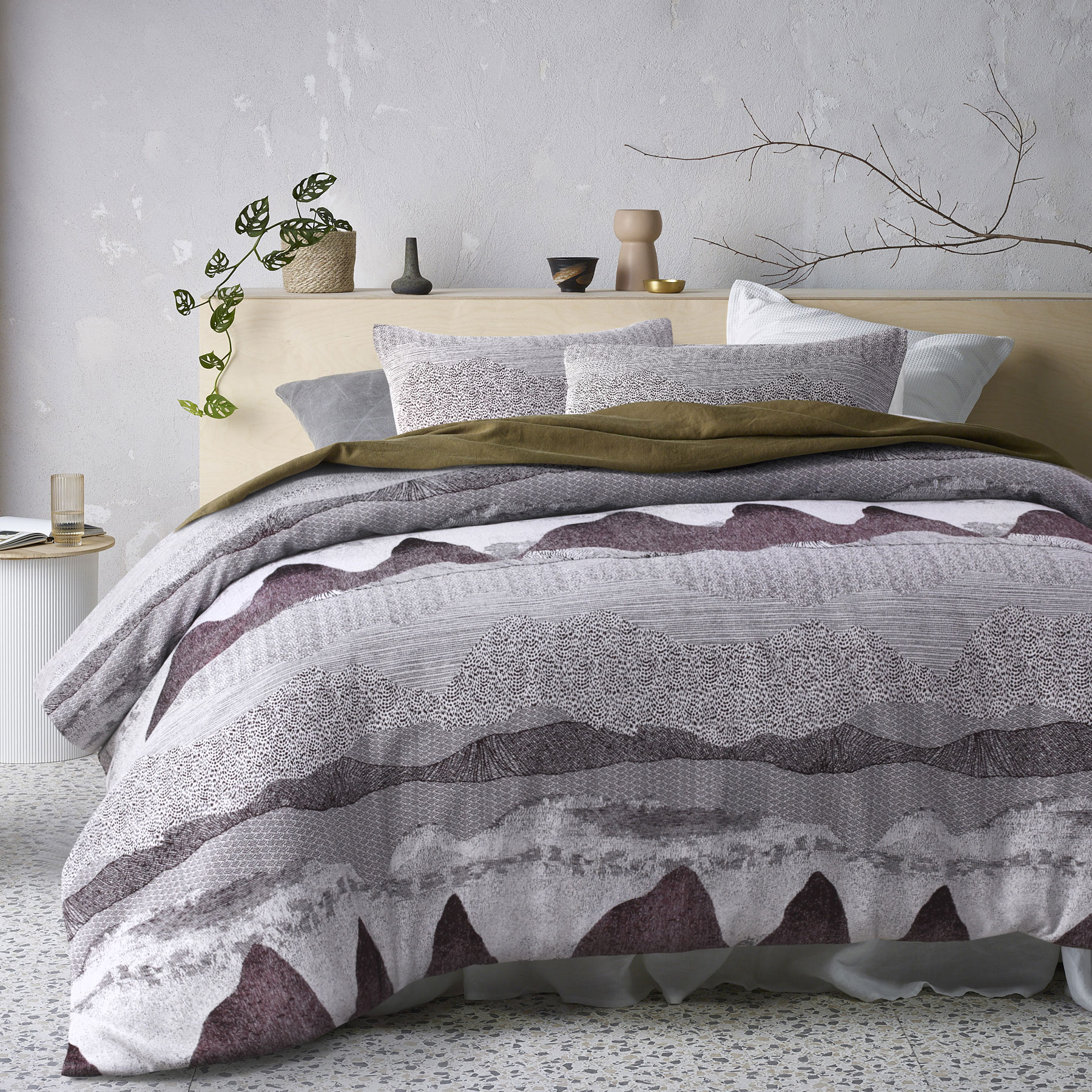 V442-HIN-QUILTCS-BULLA-BURGUNDY-DS-82272-00 Accessorize Bulla Burgundy Quilt Cover Set Double - Image 1