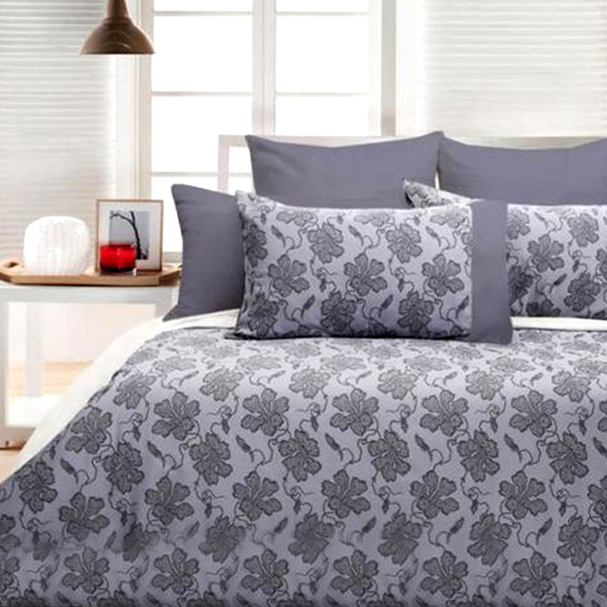V442-HIN-QUILTCS-CRANBROOK-LILAC-KING-202503241641-00 Accessorize Cranbrook Lilac Quilt Cover Set Black KING - Image 1