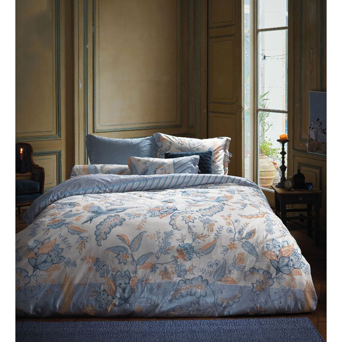 V442-HIN-QUILTCS-ROYALBIRDS-BLUE-QS-83350-00 PIP Studio Royal Birds Blue 100% Cotton Quilt Cover Set Queen - Image 1