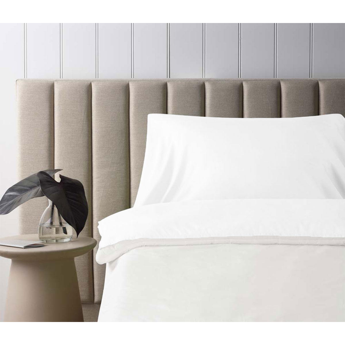 V442-HIN-SHEETPROTECTOR-POLYCOTTON-WHITE-RE-83392-00 Accessorize Self Tanning Polyester Cotton Sheet Protector 145cm x 220cm White - Image 1