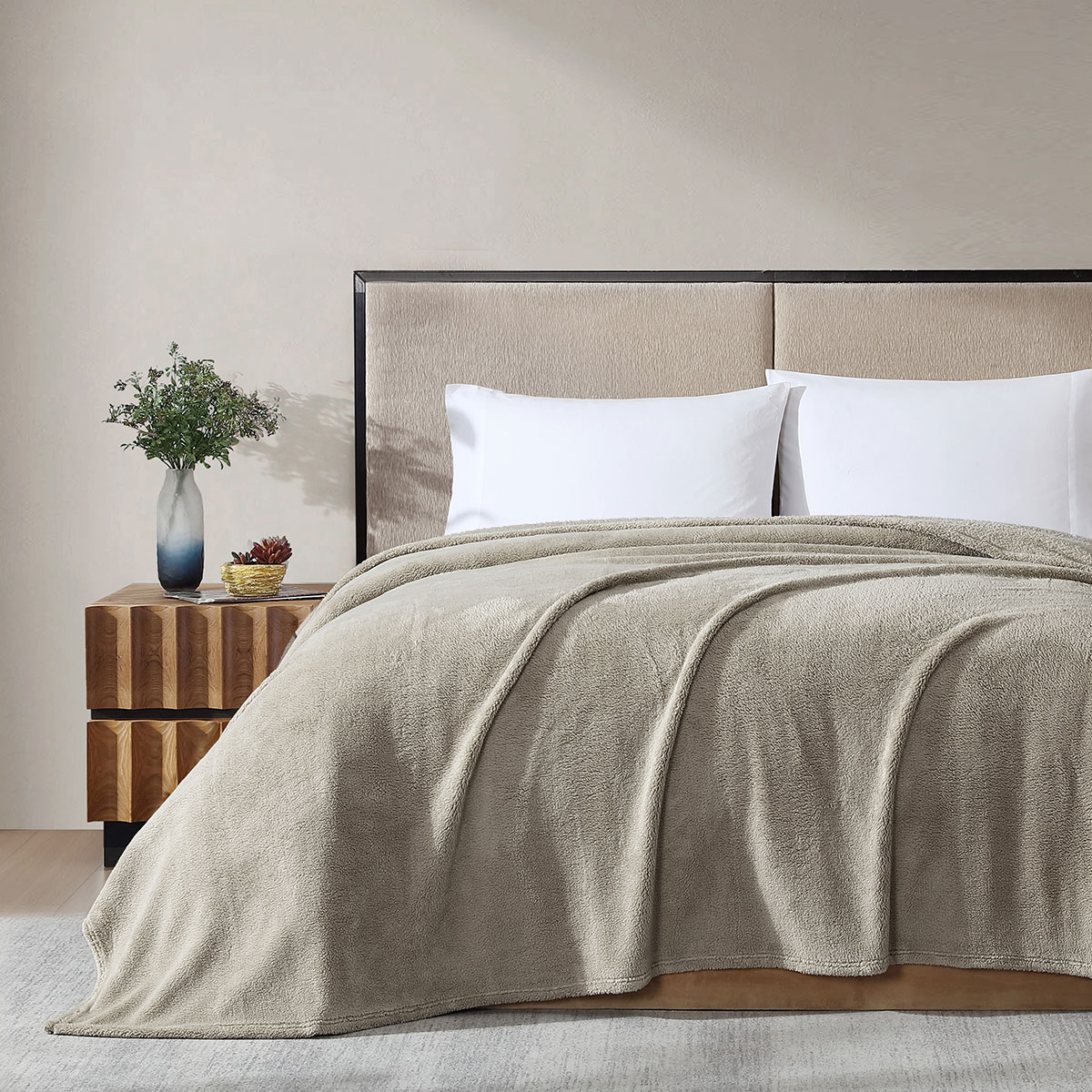 V442-INT-BLANKET-TEDDY-NATURAL-QS-202507031604-00 Ardor Teddy Natural Ultra Soft Cozy Fleece Blanket Queen - Image 1