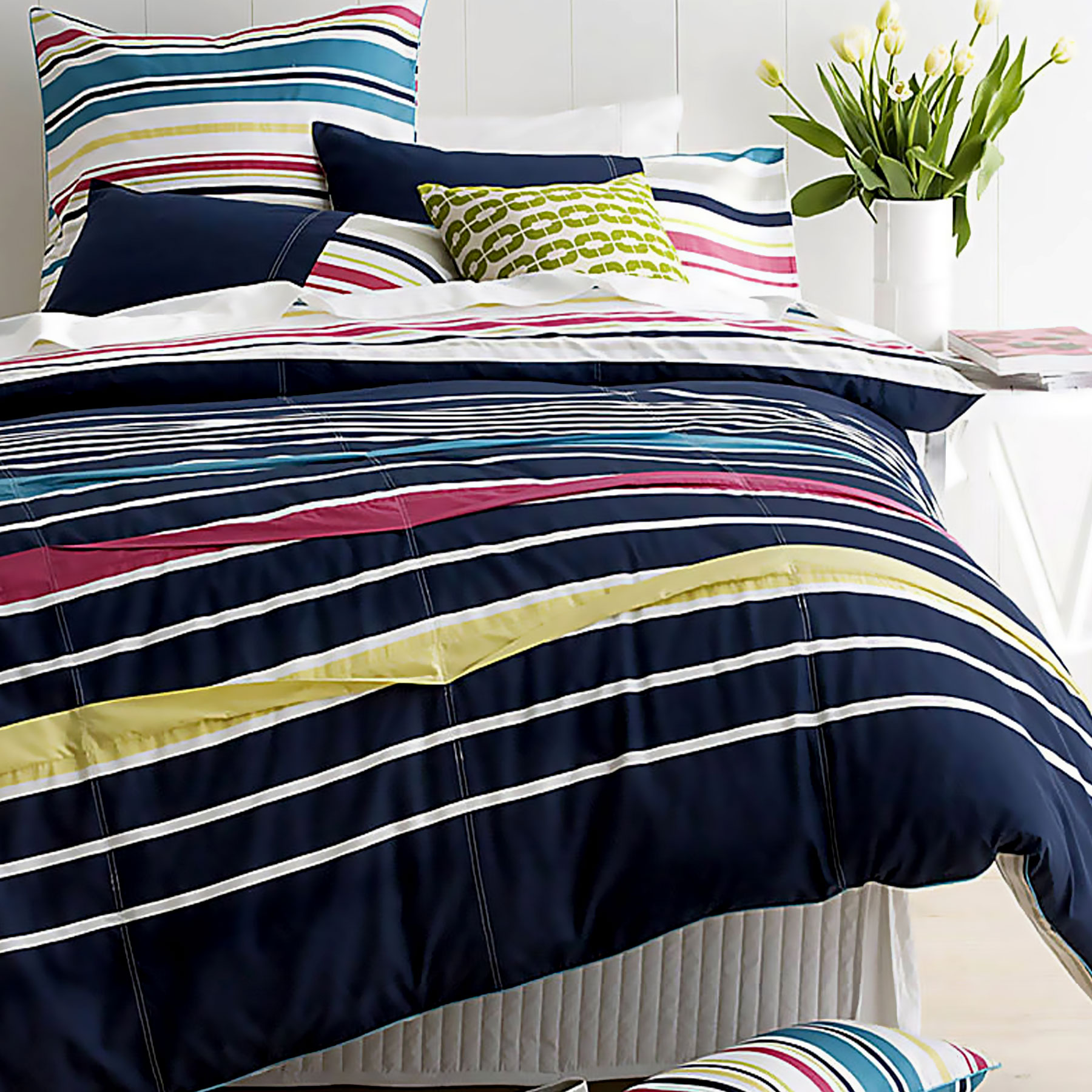 V442-LDE-QUILTCS-SPECTRUM-NAVY-DS-77823-00 Paxton and Wiggin Spectrum Quilt Cover Set Double - Image 1