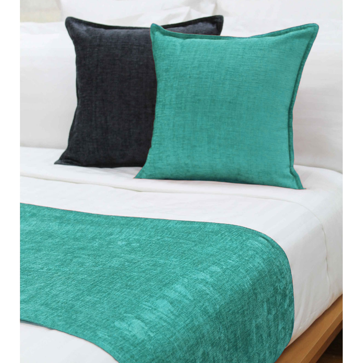 V442-WAM-BEDR-PARKER-TURQUOISE-Q-204858-00 Jason Parker Turquoise Bed Runner Double/Queen - Image 1