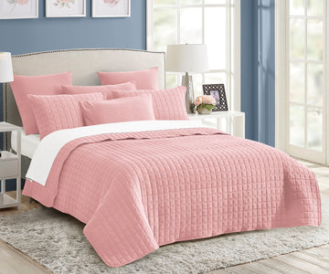 V517-VSC7-KNP-94760-00 7 piece vintage stone wash comforter set king nude pink - Image 1