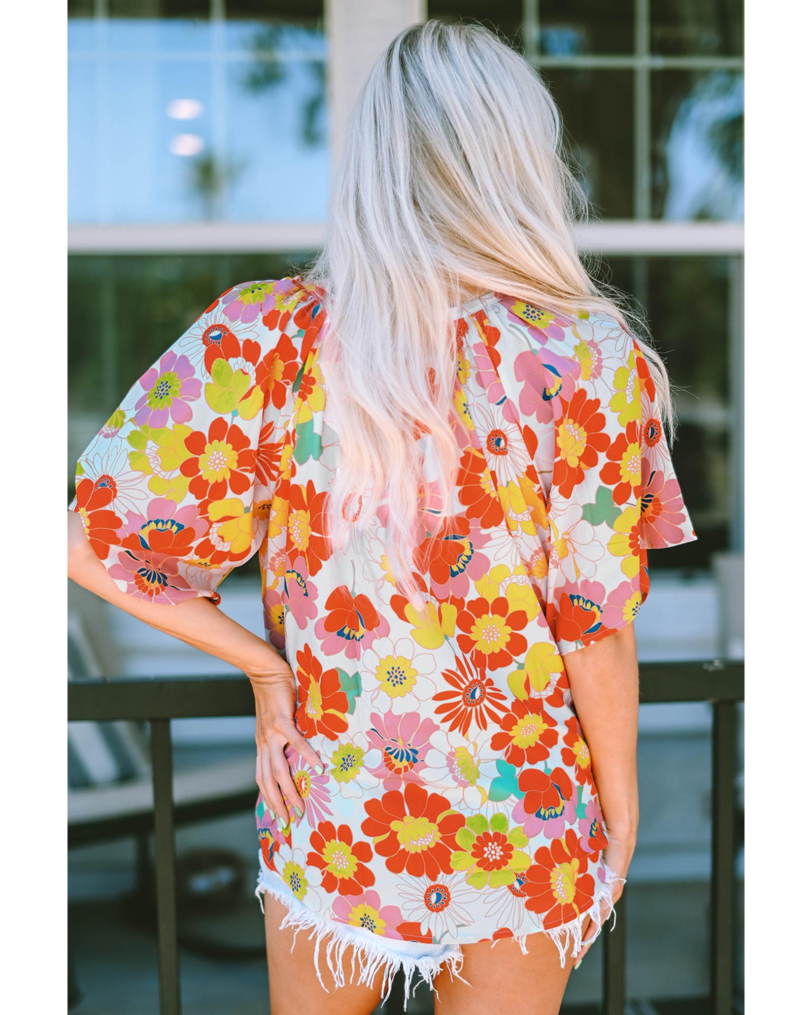 V539-AZEXDC25120812-14-M-202508261110-00 Azura Exchange Abstract Print V Neck Half Sleeve Blouse - M - Image 1