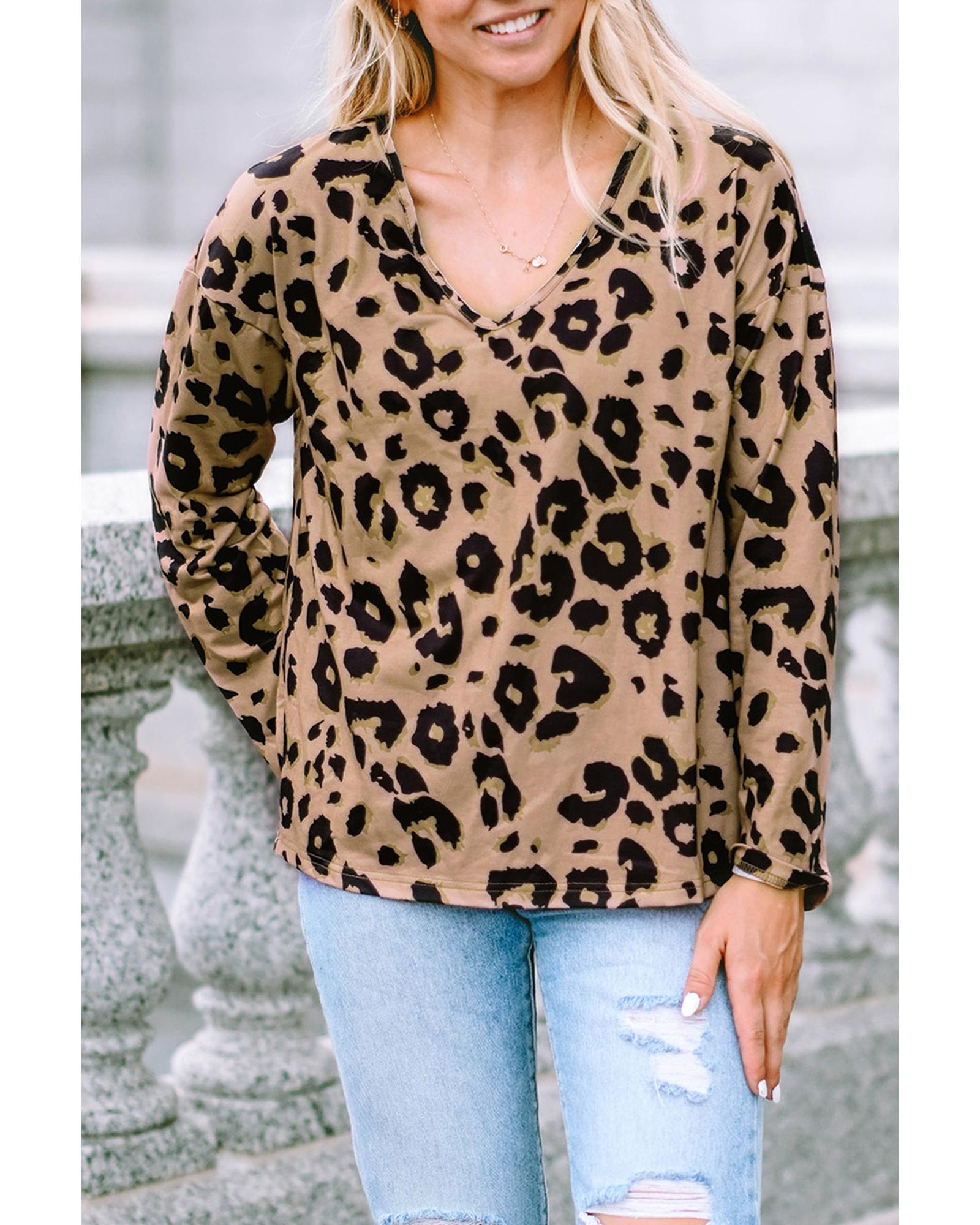 V539-AZEXDC25121724-17-XL-202508290750-00 Azura Exchange Leopard Print V Neck Long Sleeve Top - XL - Image 1