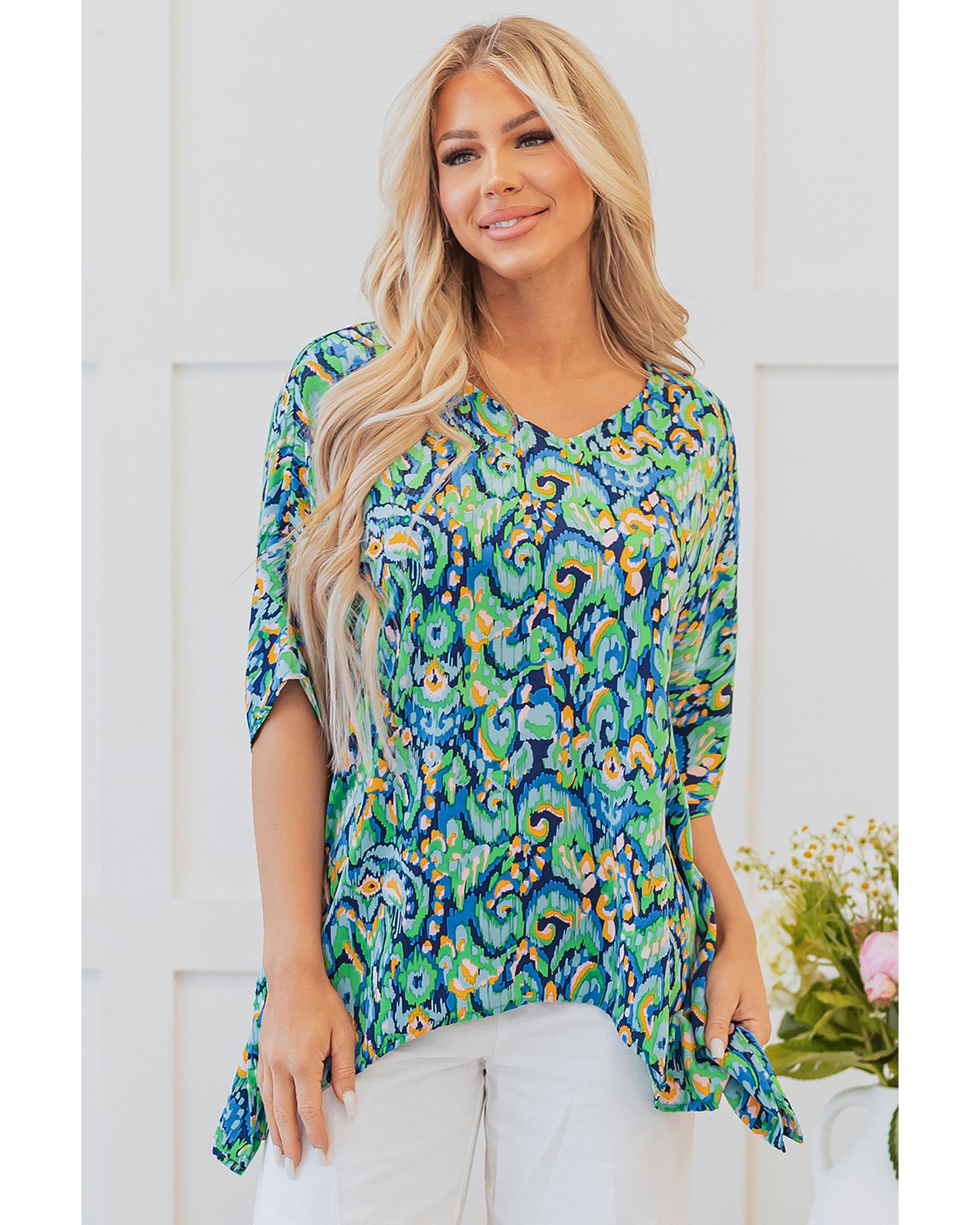 V539-AZEXDC25129427-P920-L-202508270340-00 Green Abstract Print V Neck Half Sleeve Loose Fit Tunic Blouse - L - Image 1