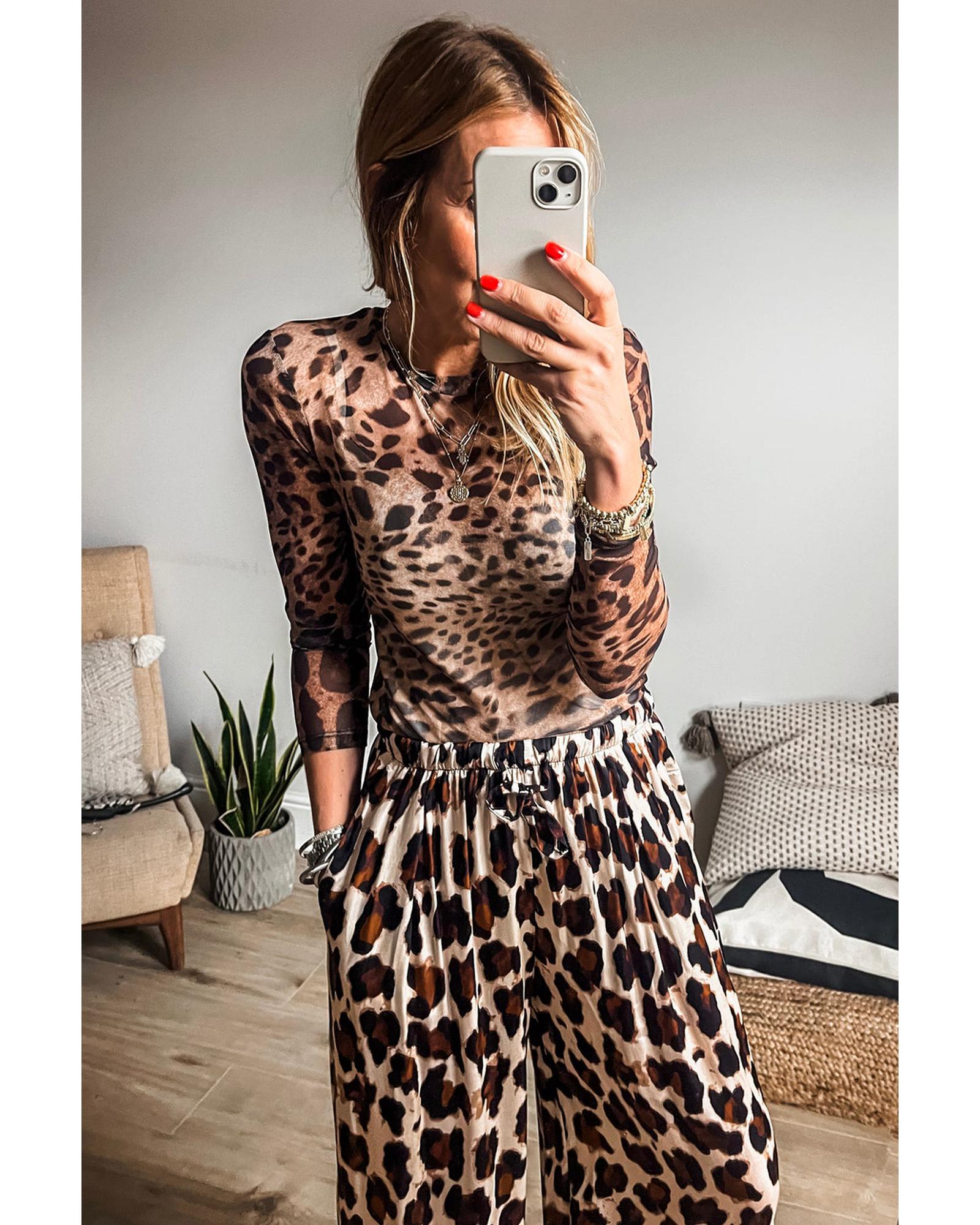 V539-AZEXDC25130530-P1720-M-202508272215-00 Brown Leopard Round Neck Long Sleeve Slim Top - M - Image 1