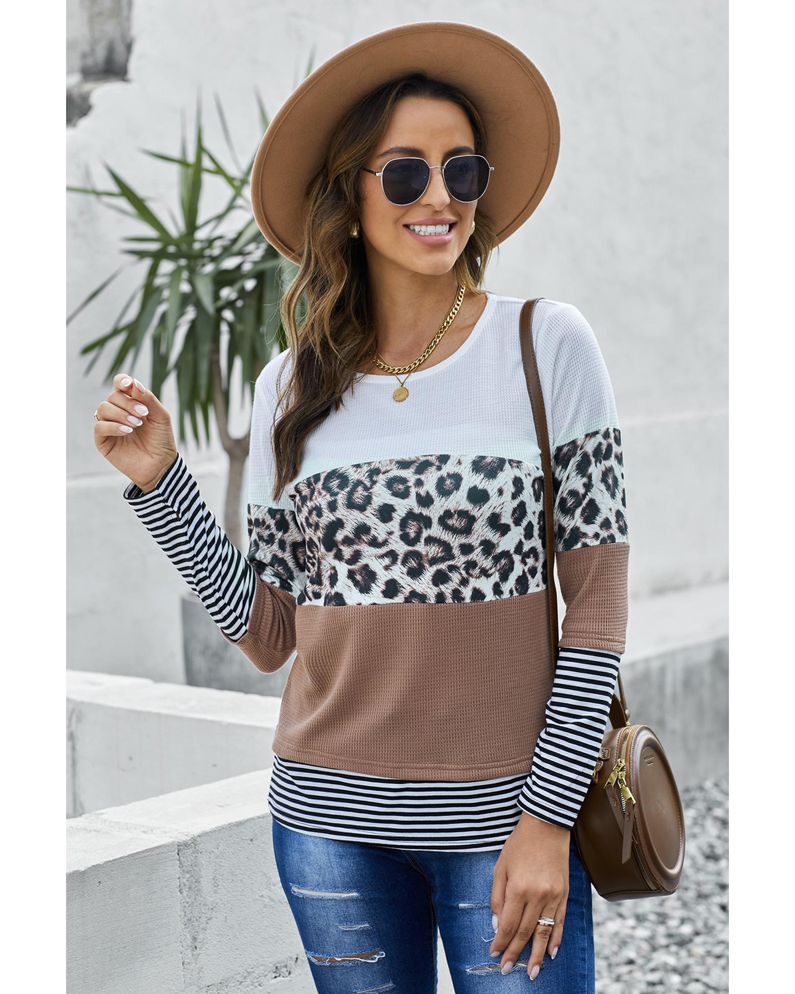 V539-AZEXDC2518599-17-L-202508261000-00 Azura Exchange Leopard Splicing Colorblock Long Sleeve Top - L - Image 1