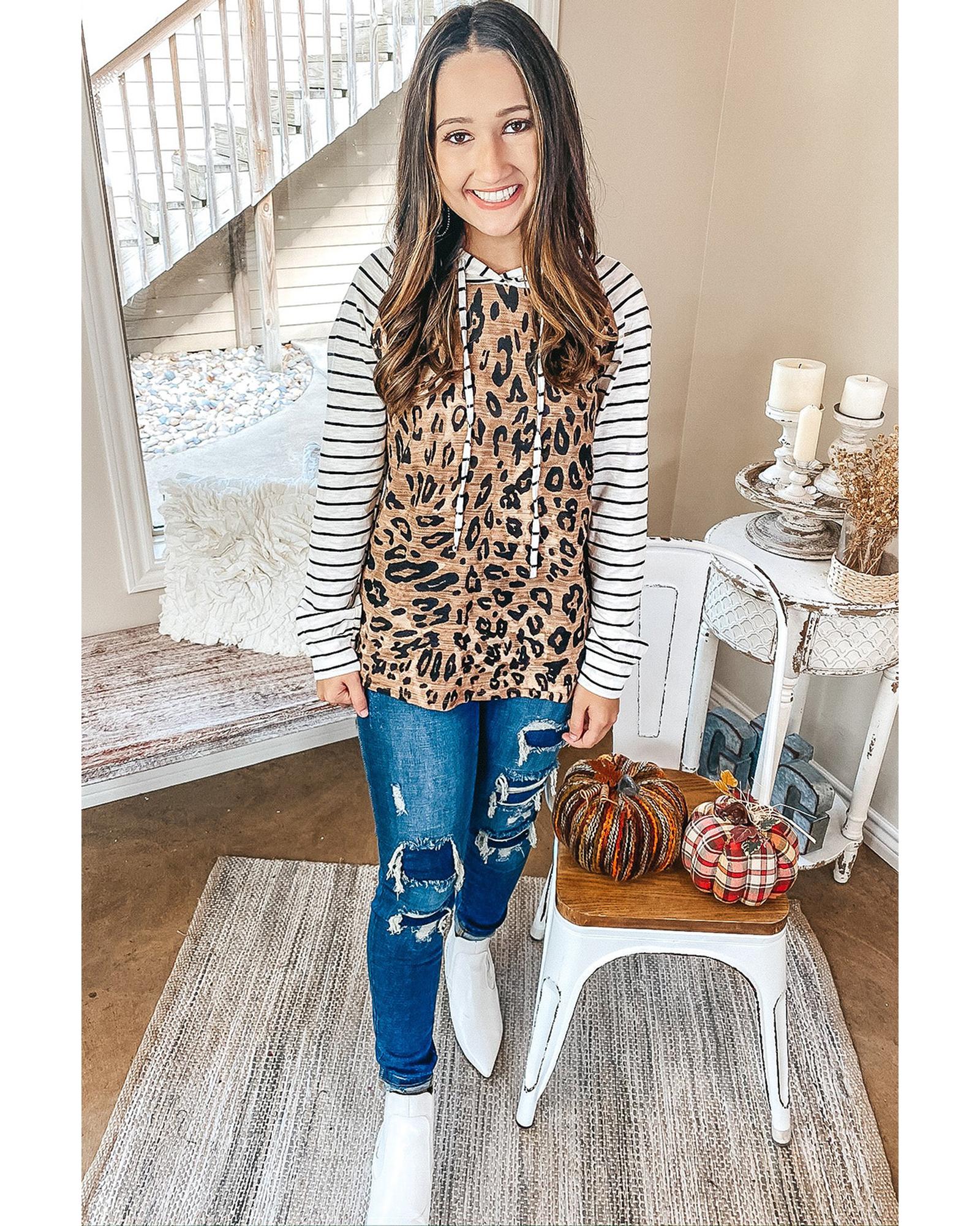 V539-AZEXDC25312439-20-S-202508290420-00 Azura Exchange Patchwork Striped Hoodie - S - Image 1