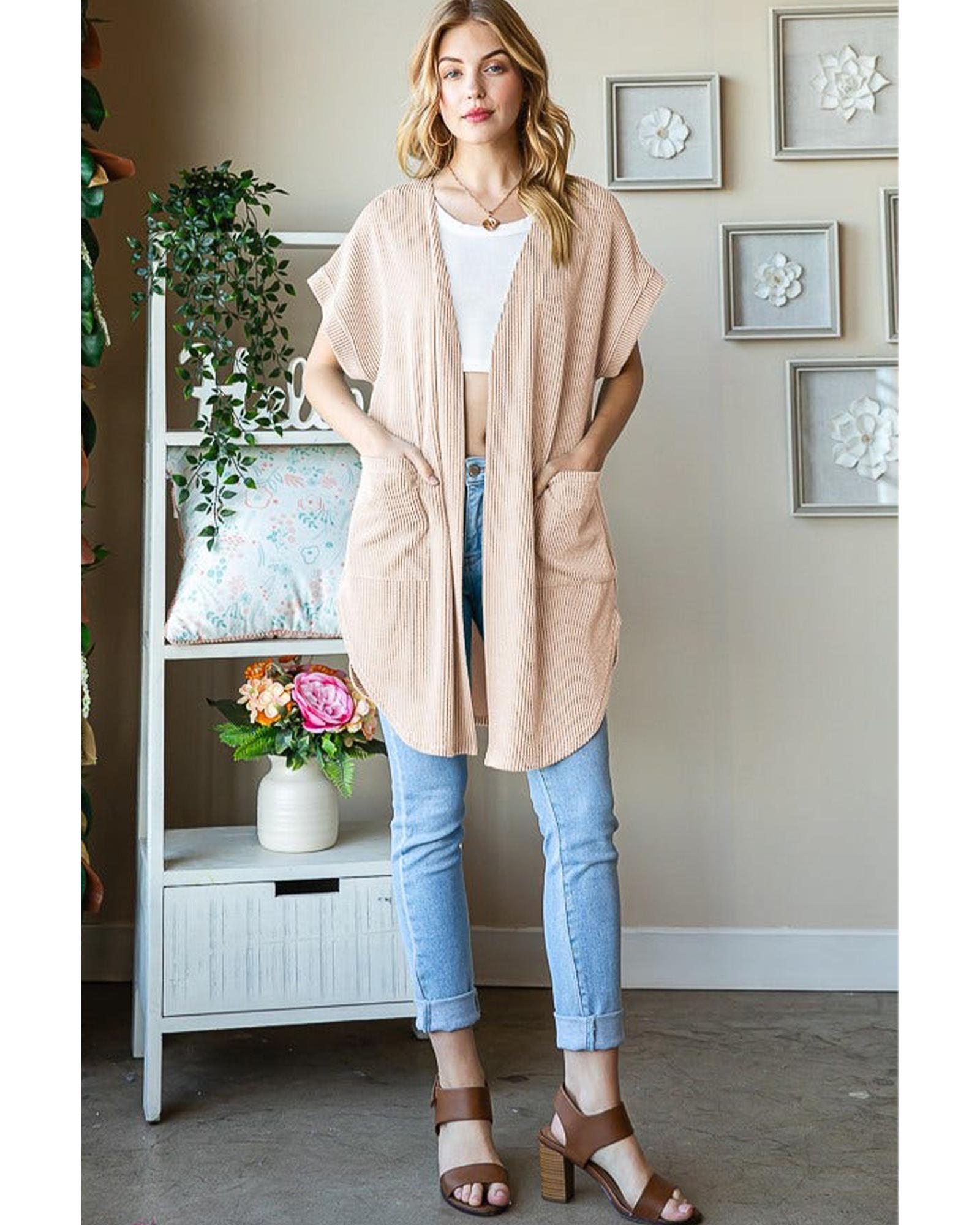 V539-AZEXDC2542407-P6016-S-202506131235-00 Parchment Ribbed Pocketed Short Sleeve Open Front Top - S - Image 1