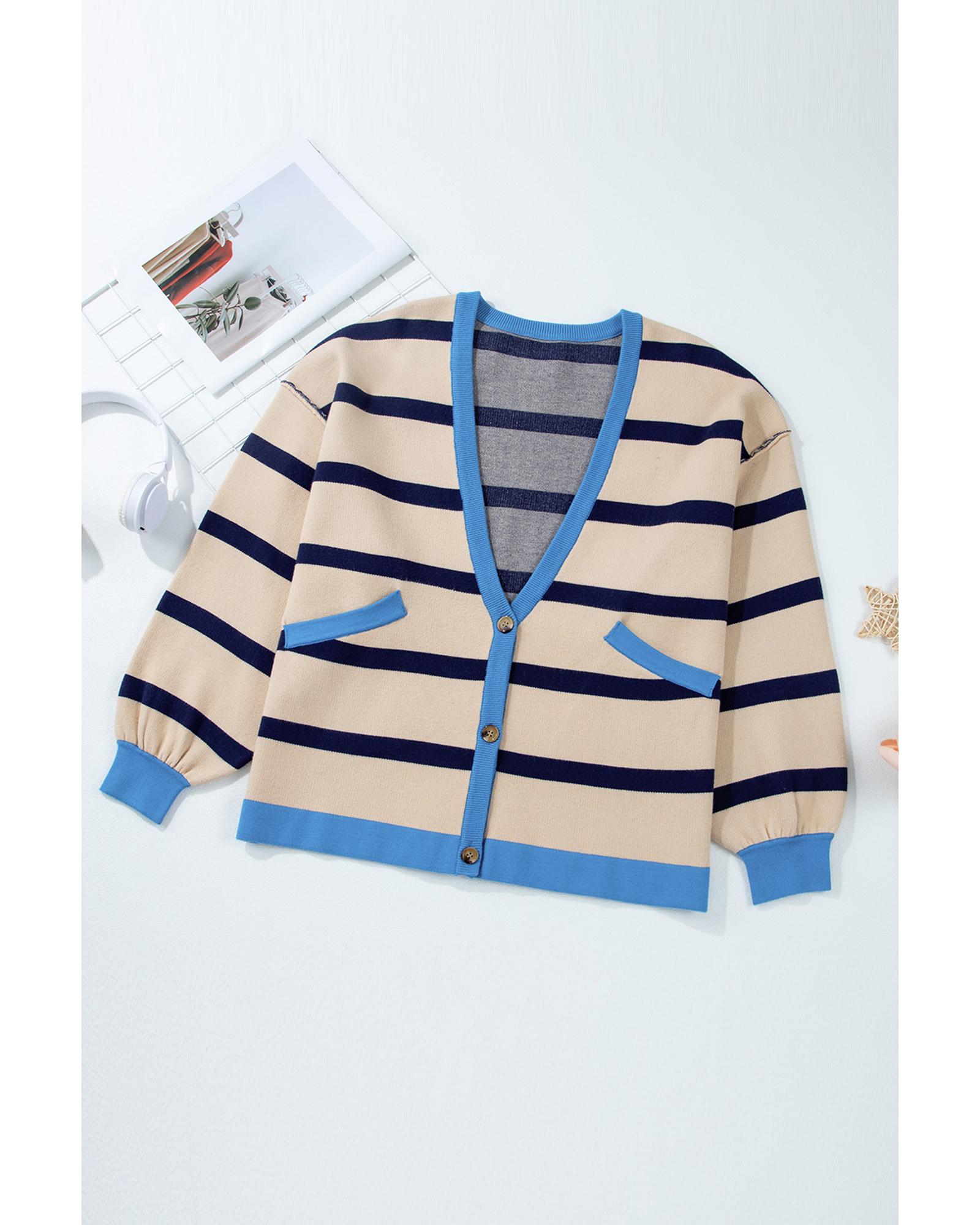 V539-AZEXDC2711645-P122-2XL-202508291830-00 White Colorblock Drop Shoulder Buttoned Loose Cardigan - 2XL - Image 1