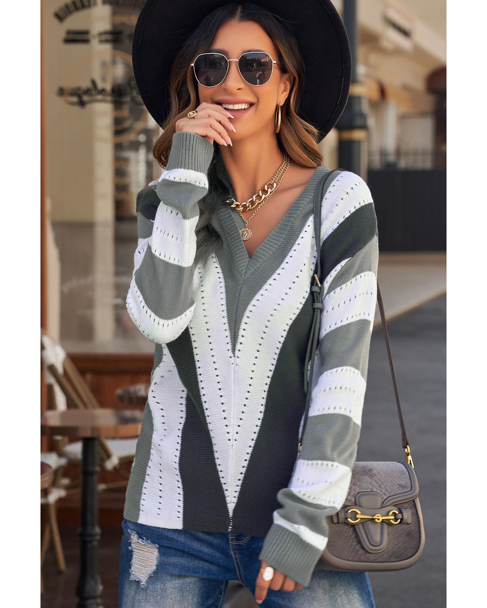 V539-AZEXDC272144-1011-XS-202506132146-00 Gray Striped Colorblock V Neck Knitted Sweater - XS - Image 1