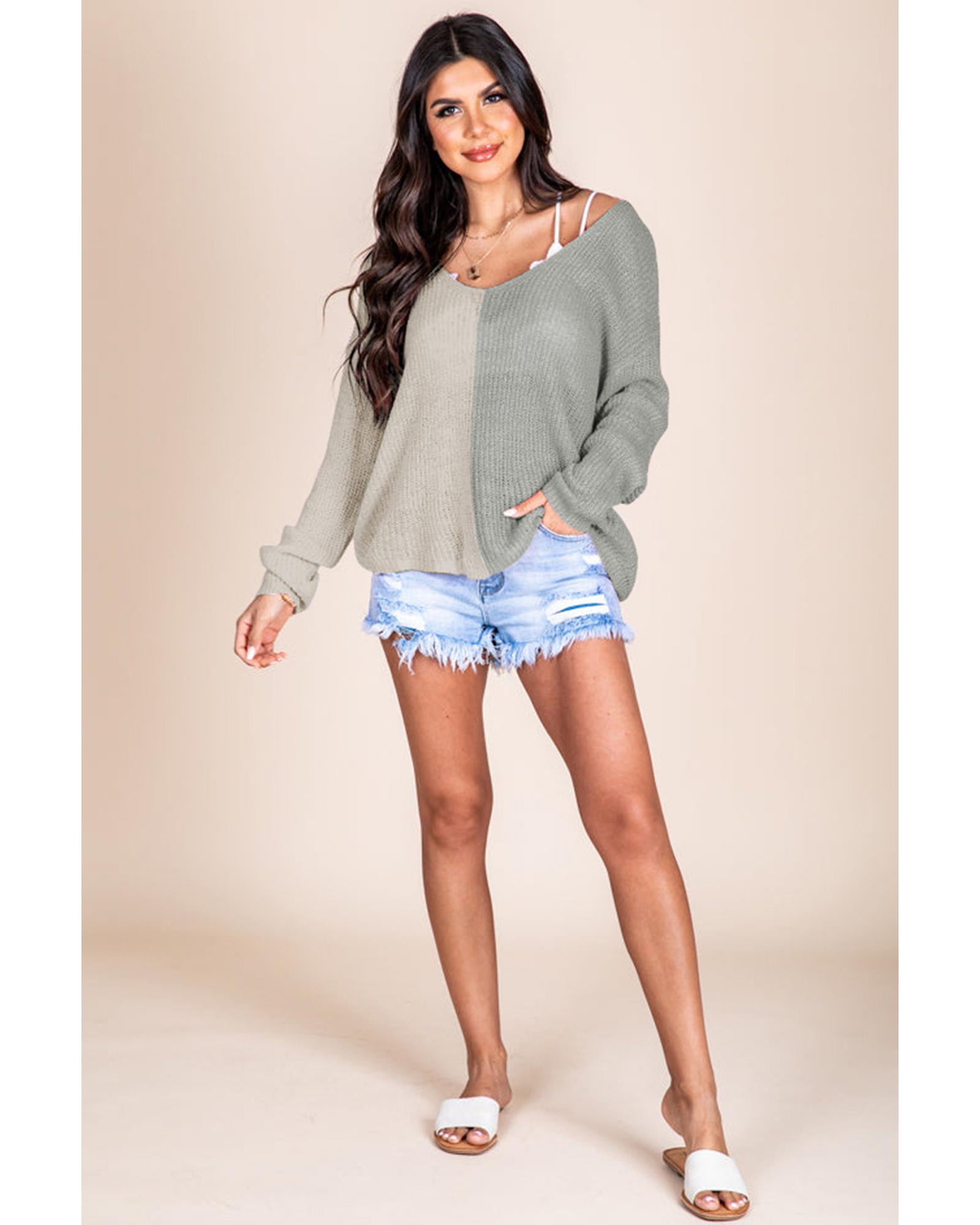 V539-AZEXDC2723030-11-L-202508281945-00 Azura Exchange Gray Long Sleeve V-Neck Colorblock Sweater - L - Image 1