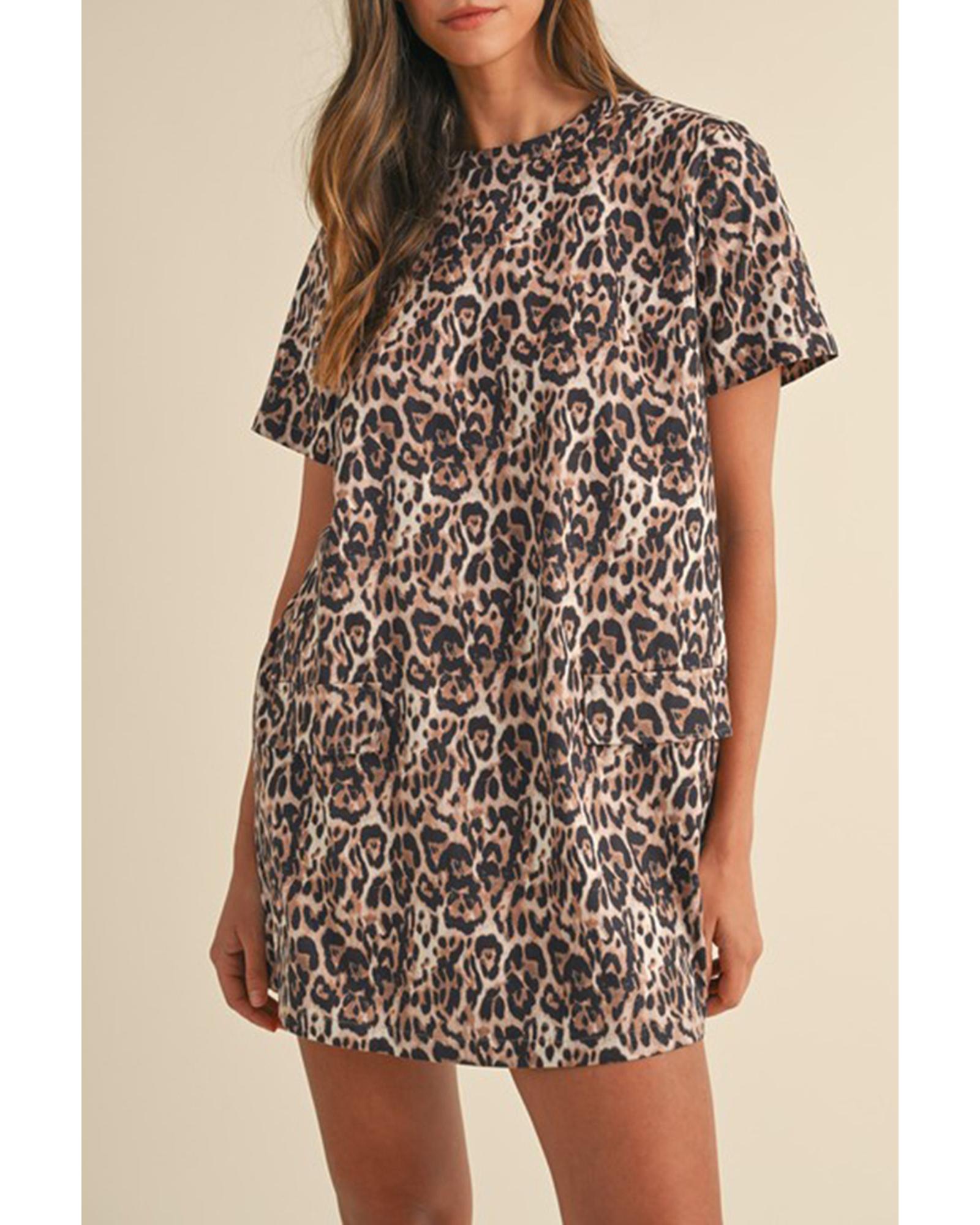 V539-AZEXDC6122844-P1720-L-202508311520-00 Brown Leopard Print Crew Neck Shift Short T Shirt Dress - L - Image 1