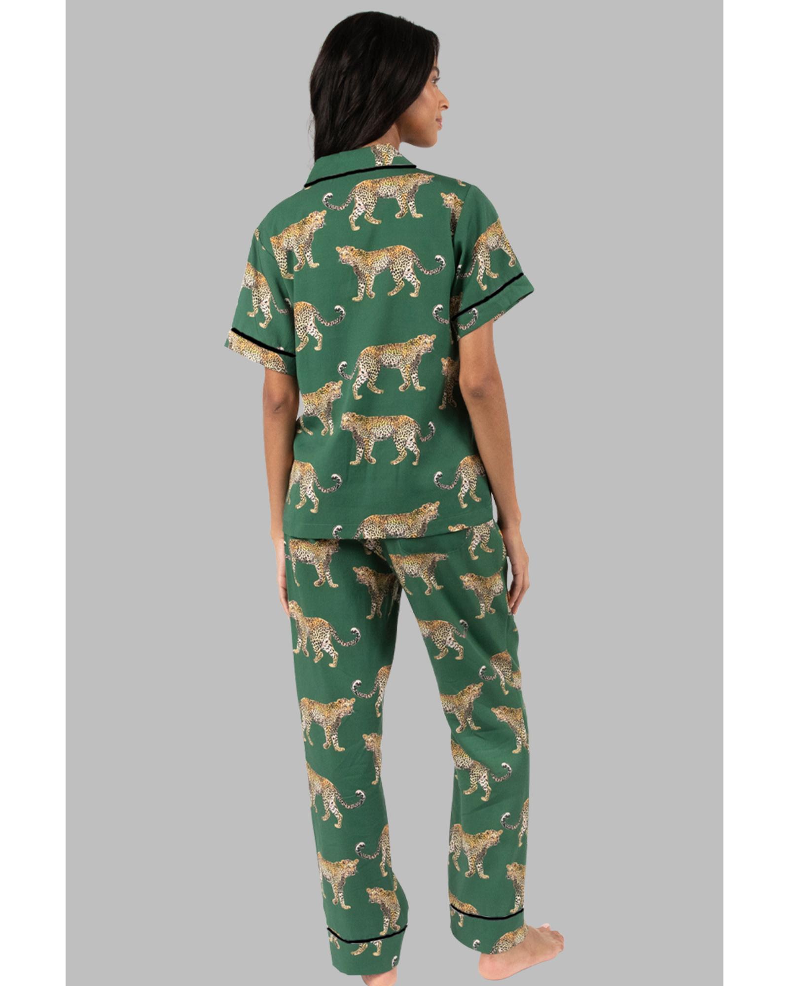 V539-AZEXDC625793-P920-XL-202508282020-00 Green Cheetah Print Short Sleeve Shirt and Pants Pajama Set - XL - Image 1