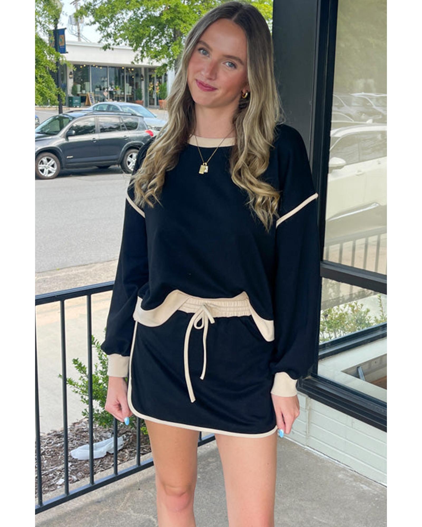 V539-AZEXDC631113-P2-L-202508300730-00 Black Color Contrast Loose Pullover and Lace-up Waist Skort Set - L - Image 1