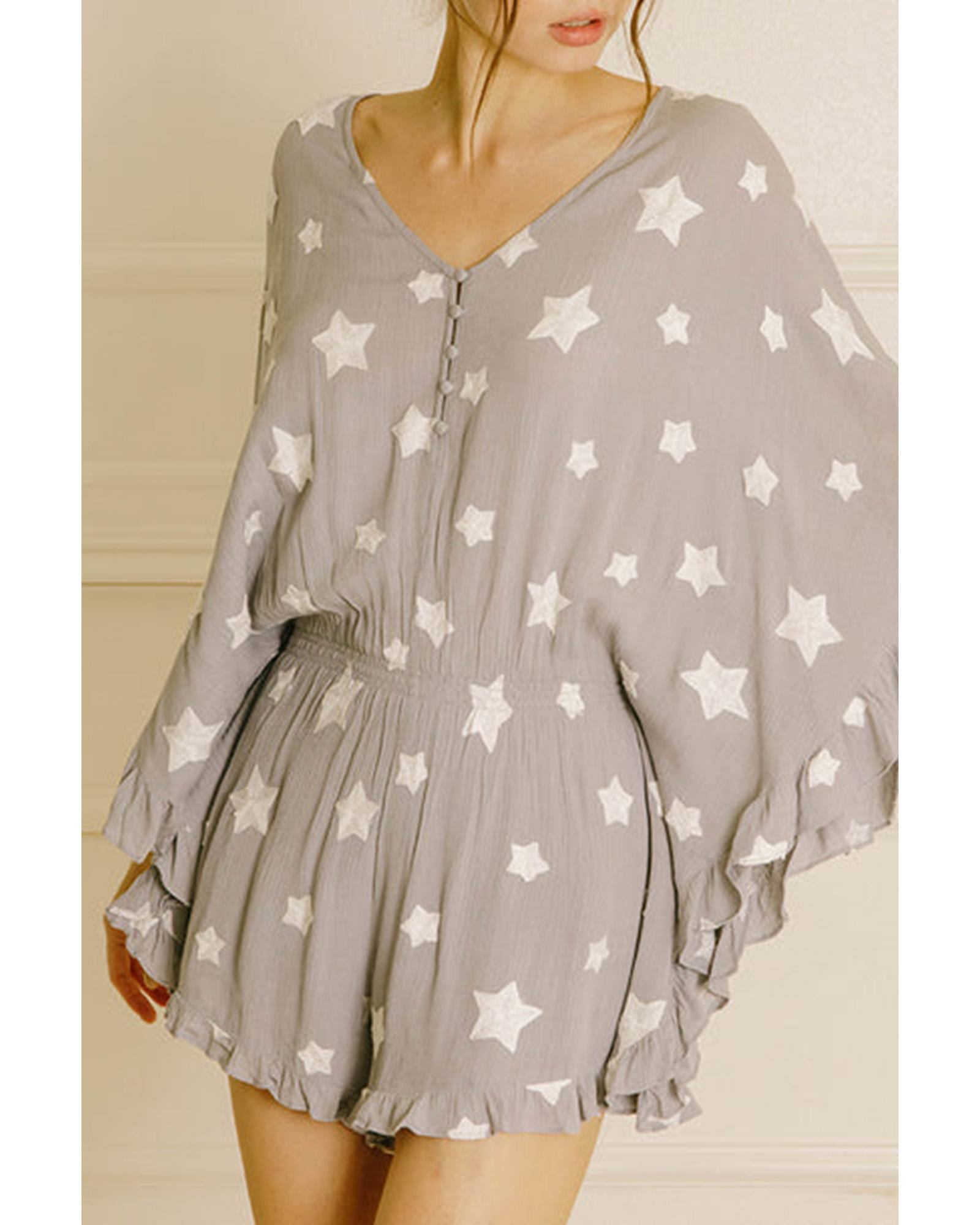 V539-AZEXDC6413903-P11-L-202508301520-00 Gray Star Print Crinkle Textured Kimono Ruffle Sleeve Romper - L - Image 1