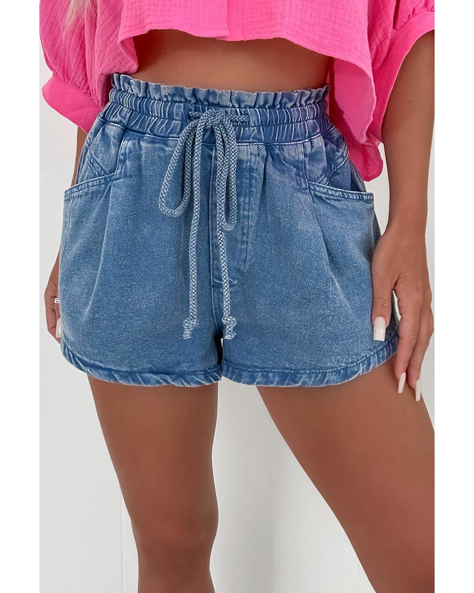 V539-AZEXDC7831766-P604-8-202508280305-00 Ashleigh Blue Drawstring High Waist Casual Denim Shorts with Pockets - 8 US - Image 1