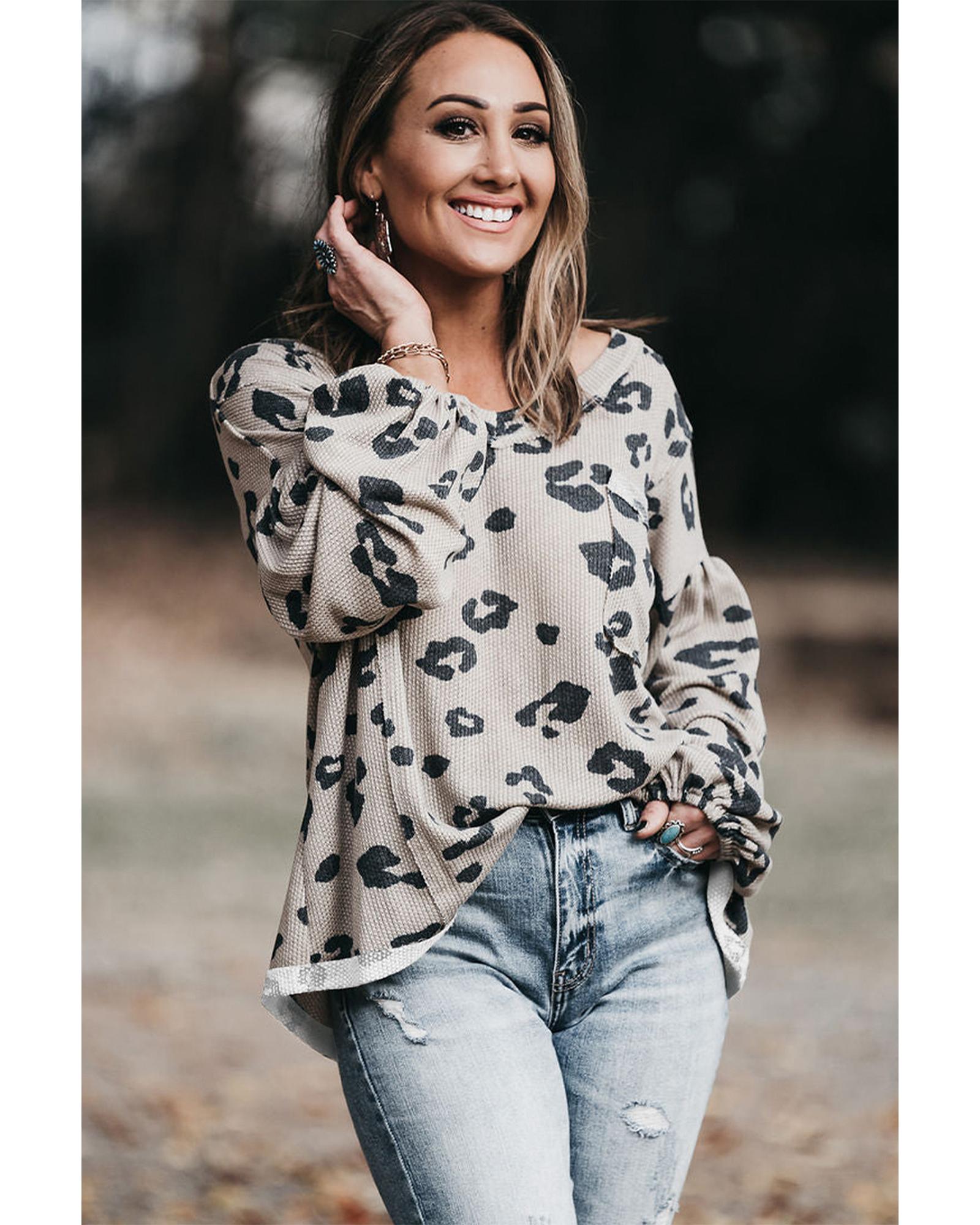 V539-AZEXPL2511648-P1120-2X-202508311235-00 Gray Printed Leopard Balloon Sleeve Thermal Knit Plus Size Top - 2X - Image 1