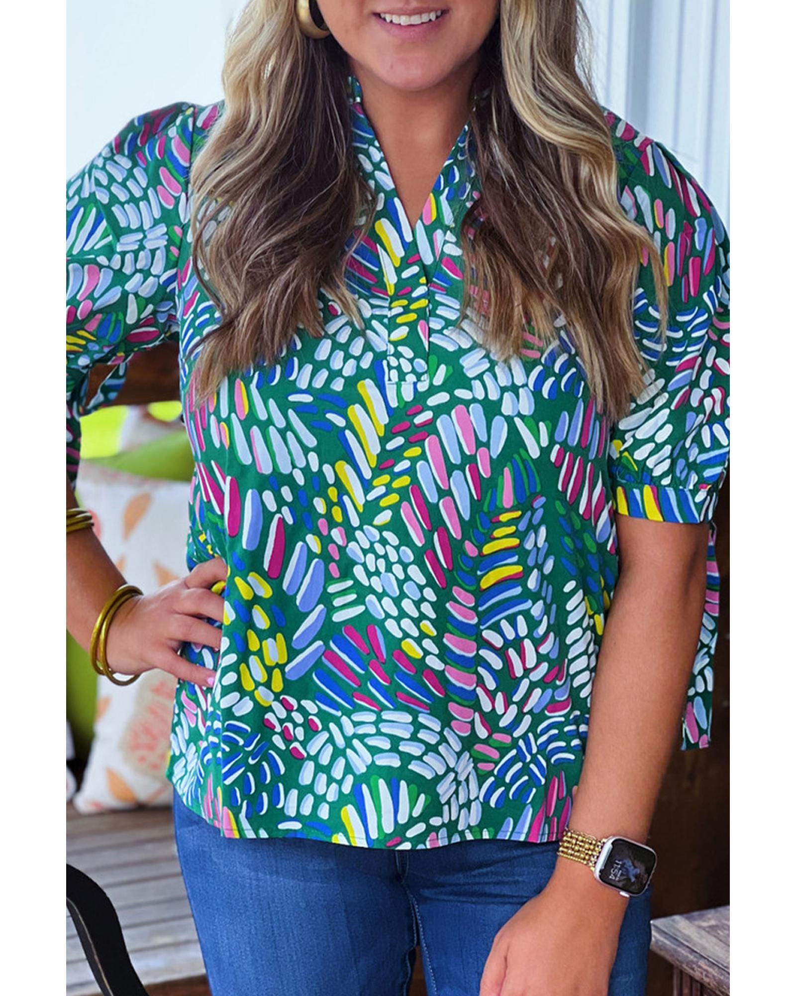 V539-AZEXPL2513213-P920-1X-202508310900-00 Green Abstract Print Knotted Short Sleeve Plus Size Blouse - 1X - Image 1