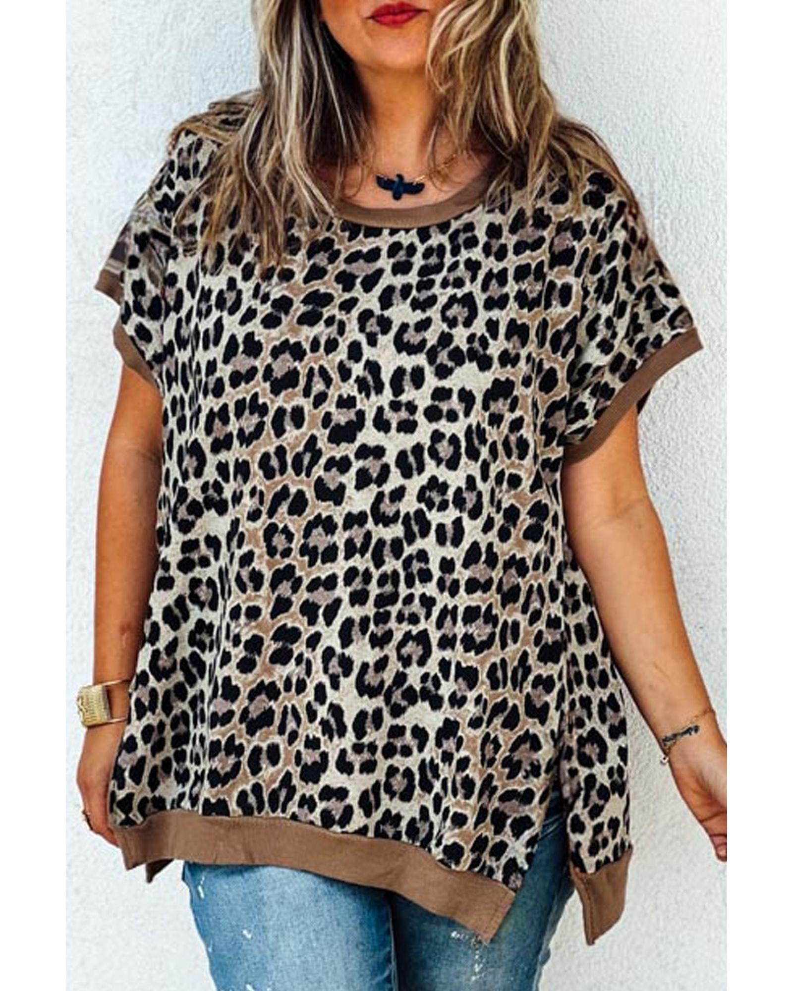 V539-AZEXPL2513385-P1620-3X-202508310830-00 Khaki Leopard Contrast Trim Short Sleeve Loose Plus Size Top - 3X - Image 1