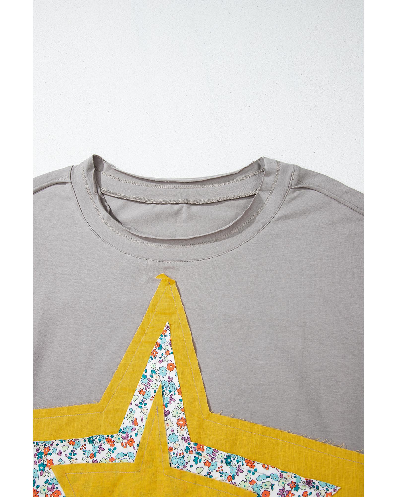 V539-AZEXPL25225951-P3011-1X-202506182317-00 Medium Grey Floral Star Patched Pattern 3/4 Sleeve Plus Size Top - 1X - Image 1