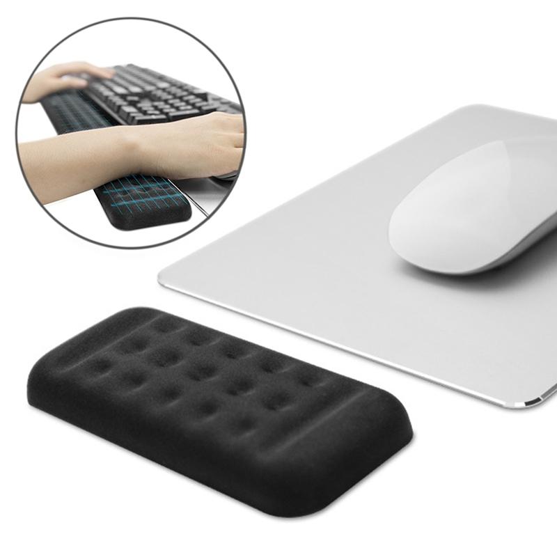 V562-18390CP-202505261241-00 Memory Foam Wrist Rest & Mouse Pad Single Hand Black - Image 1