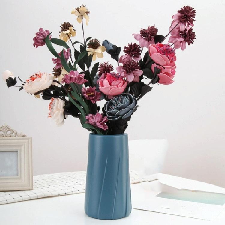 V562-A107934940DBT-202503041626-00 Creative Plastic Vase for Modern Decor - Simple Design - Blue - Image 1