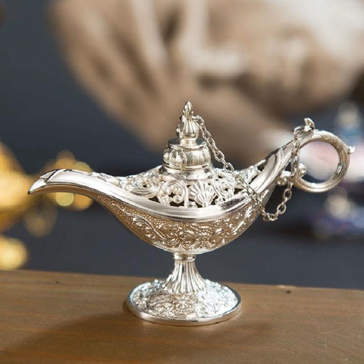 V562-B1047980910DBT-202503041645-00 Metal Aladdin Magic Lamp Aromatherapy Home Decor Gift - Silver - Image 1