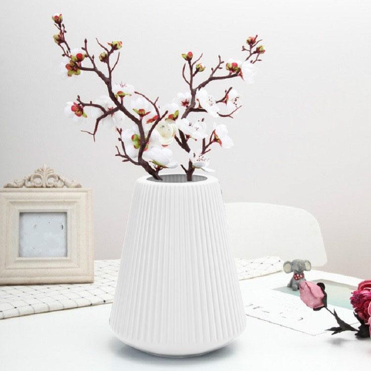 V562-C103234940DBT-202503041635-00 Decorative Wet and Dry Flower Vases for Creative Home Furnishings - Milk White - Image 1