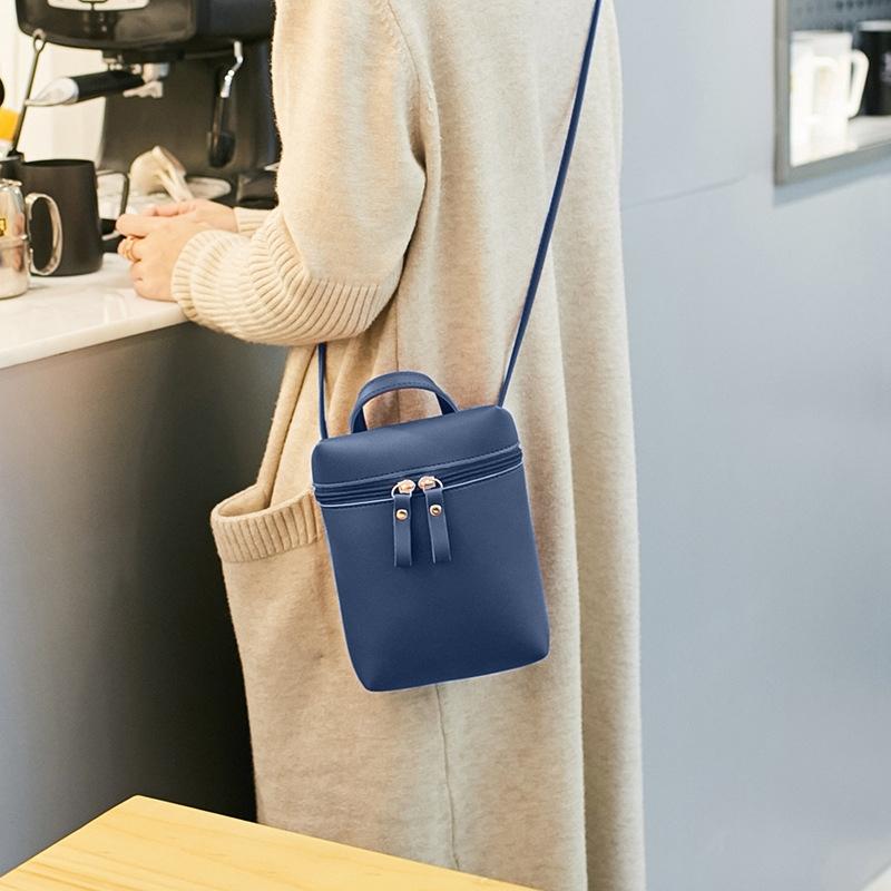 V562-L6230GO-202504251741-00 Simple Casual Shoulder Messenger Bag Small Crossbody Bucket Bag For Women - Blue - Image 1