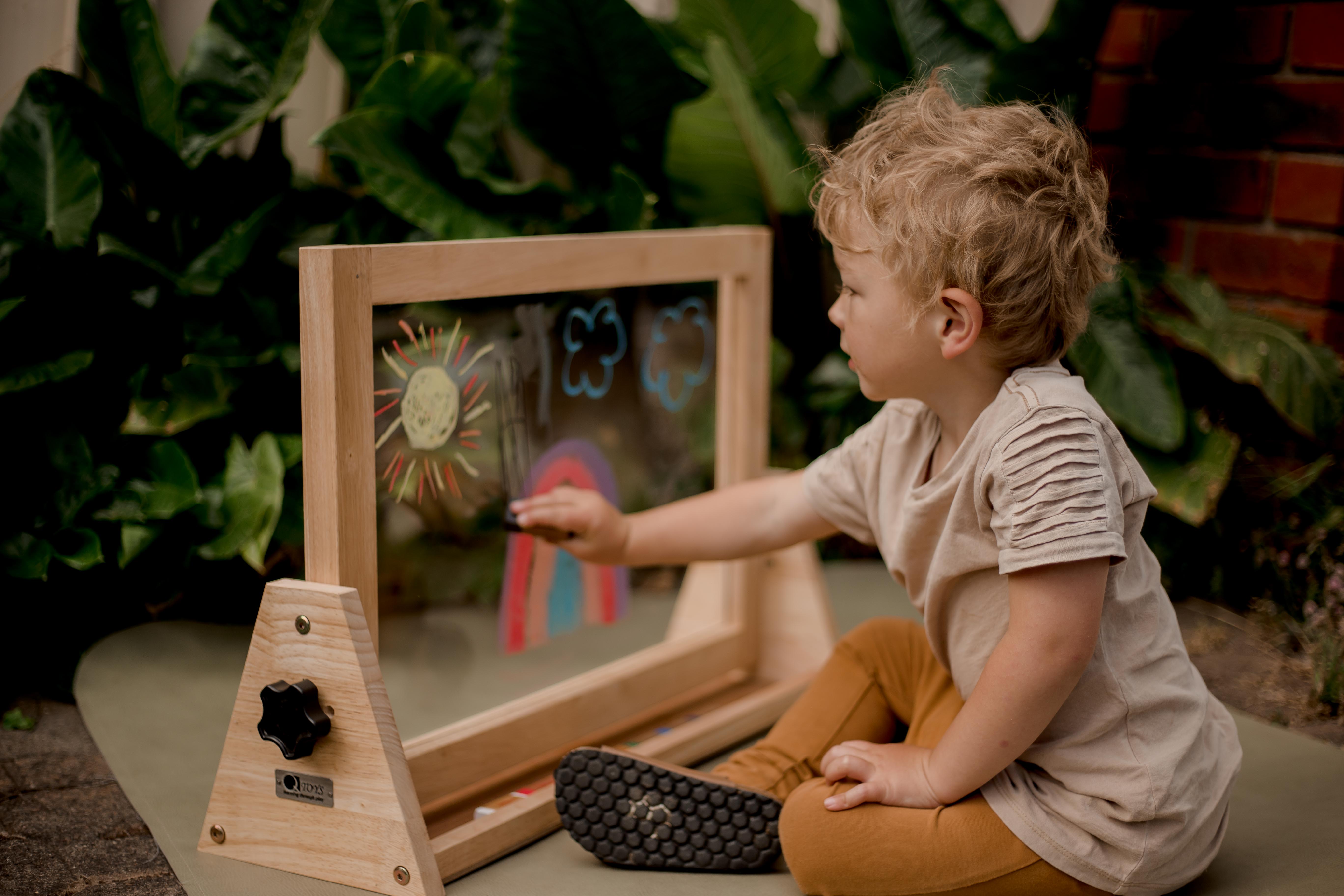 V59-106-8120-00 4 in 1 table Easel - Image 1