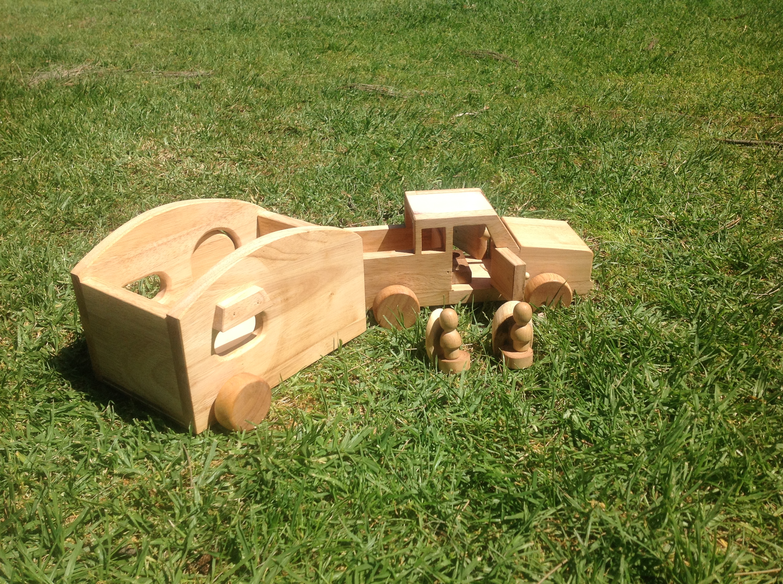 V59-196-01_5 Camper Van - Image 1